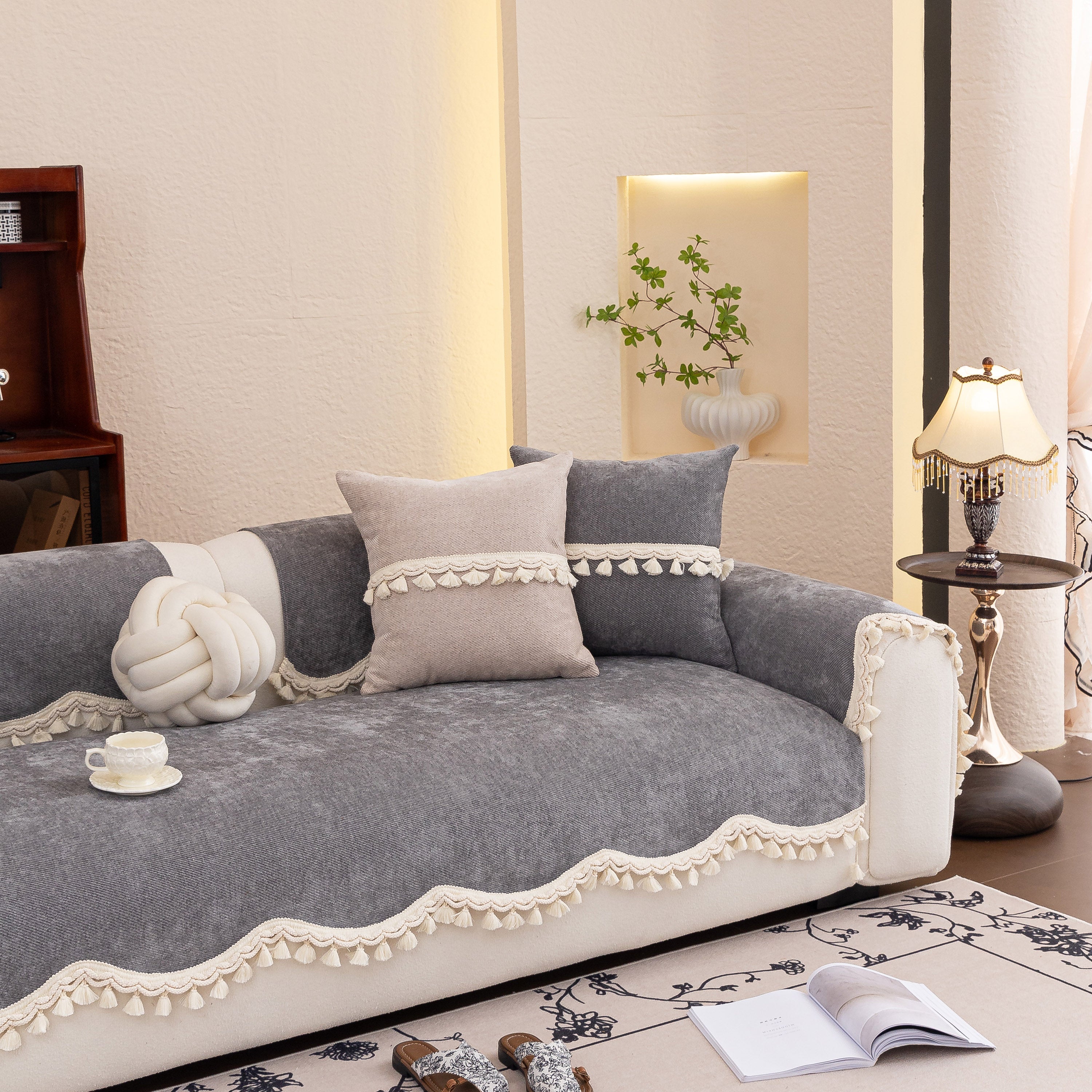 Chenille Sofa Cover Towel – Non-Slip, Washable Pets Couch Protector with Tassels