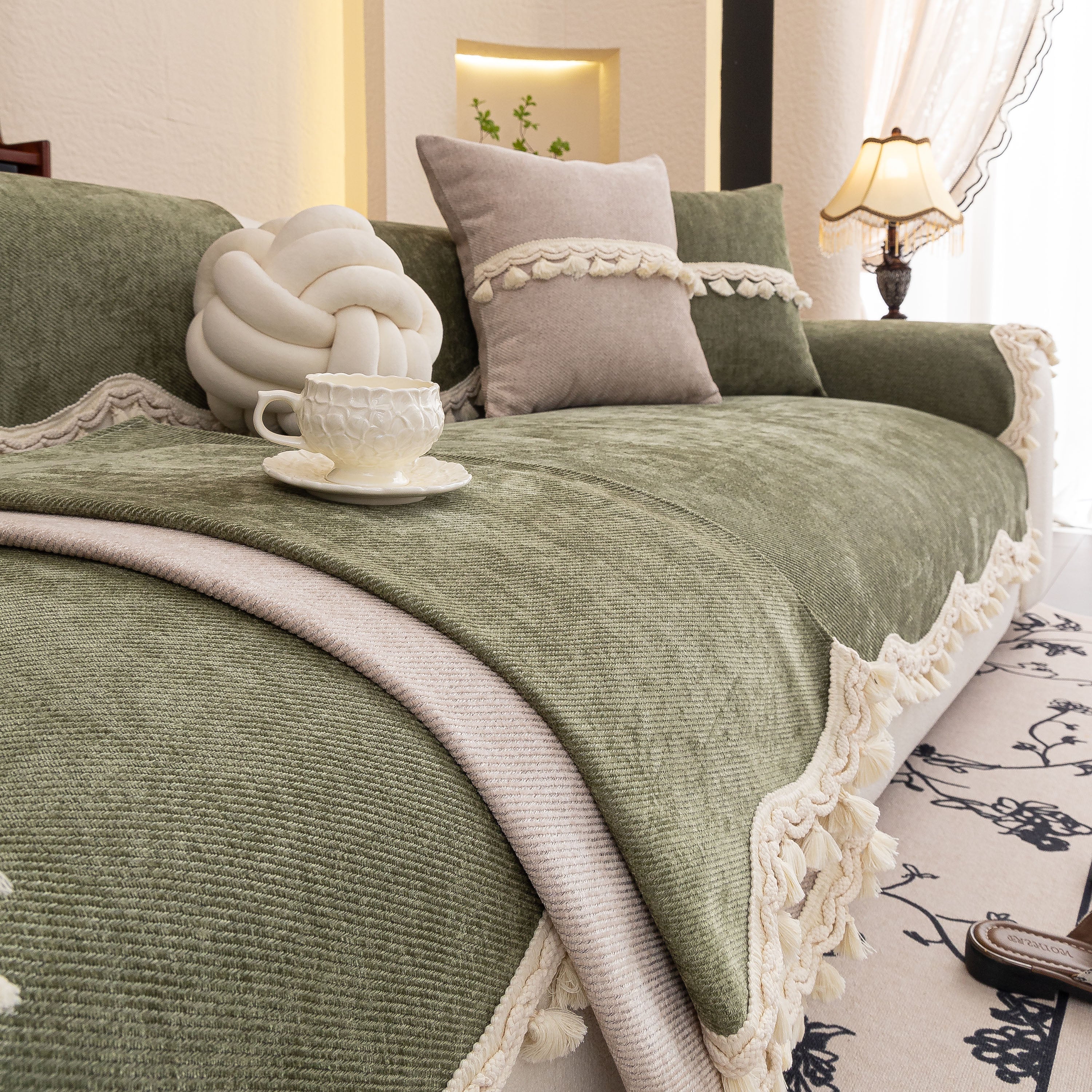 Chenille Sofa Cover Towel – Non-Slip, Washable Pets Couch Protector with Tassels