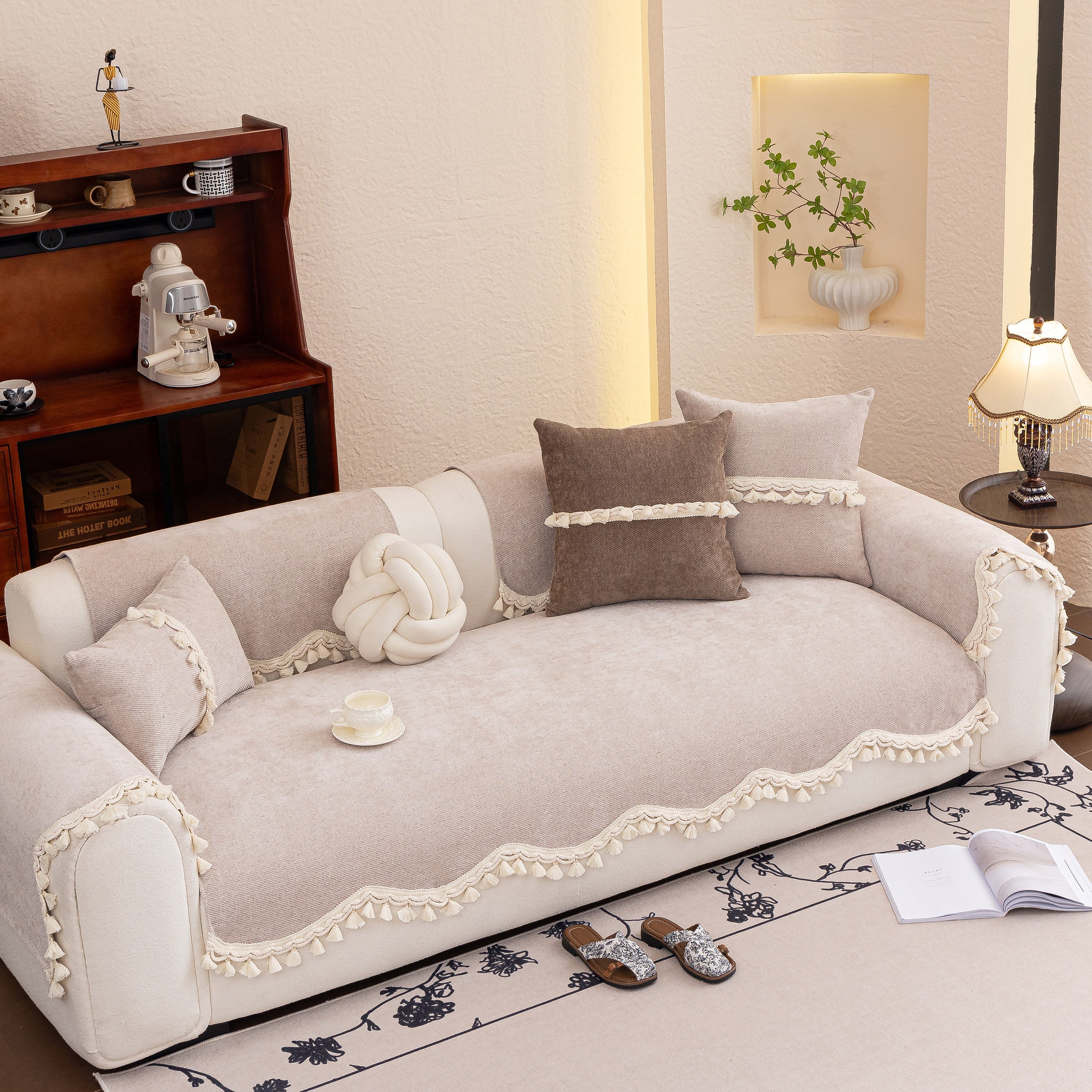 Chenille Sofa Cover Towel – Non-Slip, Washable Pets Couch Protector with Tassels