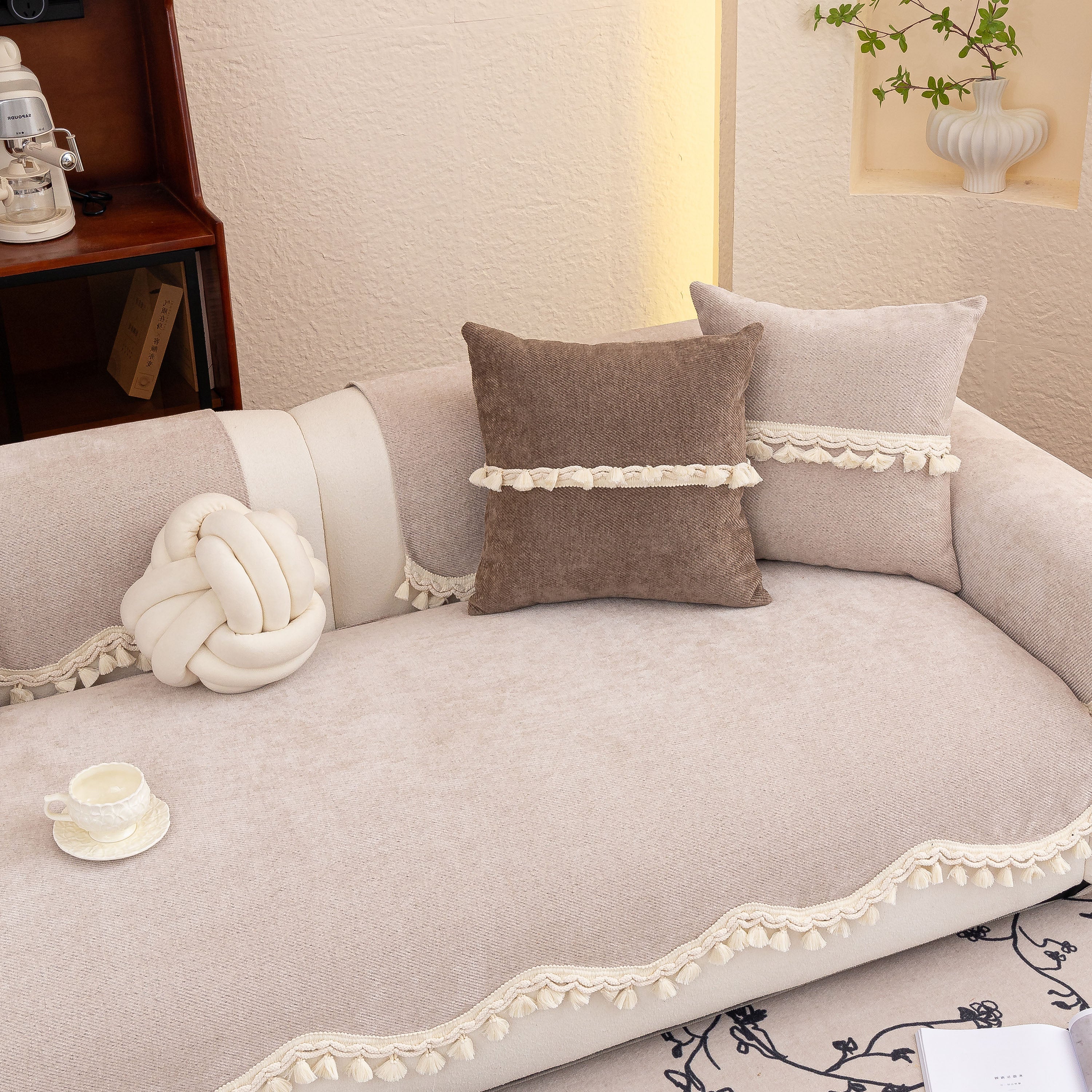 Chenille Sofa Cover Towel – Non-Slip, Washable Pets Couch Protector with Tassels