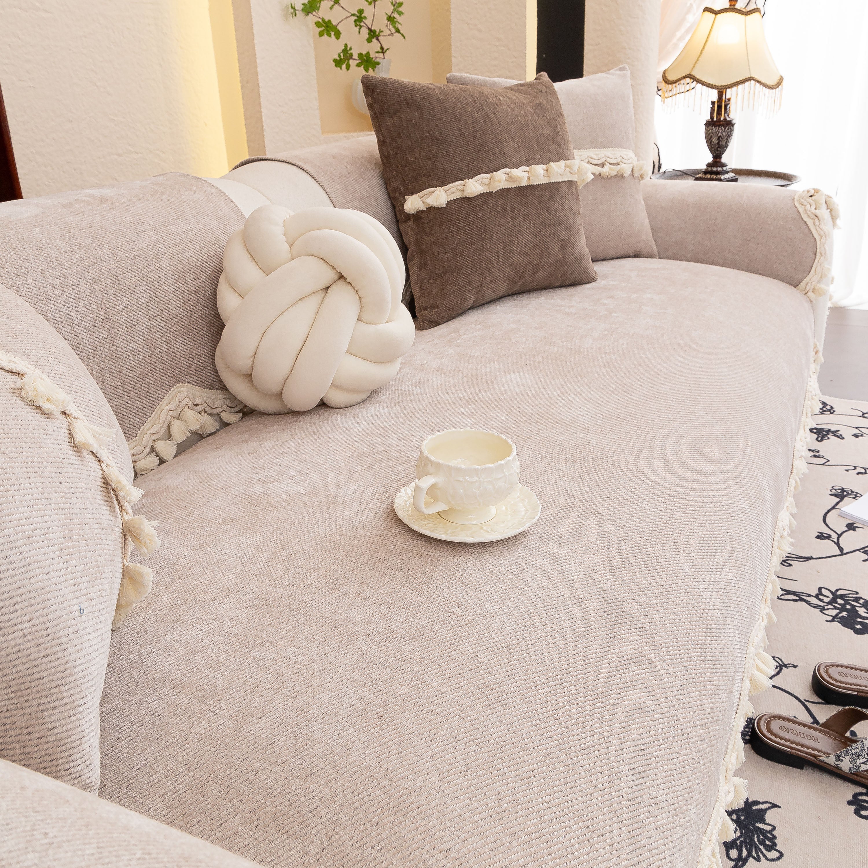 Chenille Sofa Cover Towel – Non-Slip, Washable Pets Couch Protector with Tassels