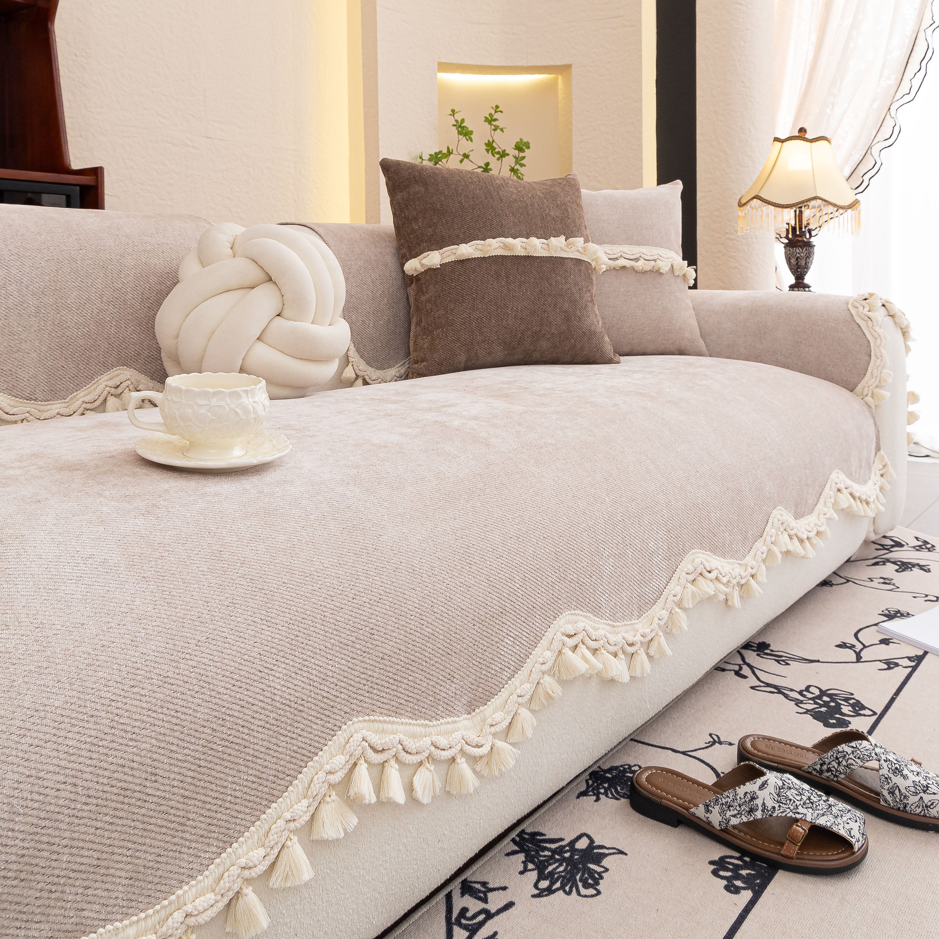 Chenille Sofa Cover Towel – Non-Slip, Washable Pets Couch Protector with Tassels