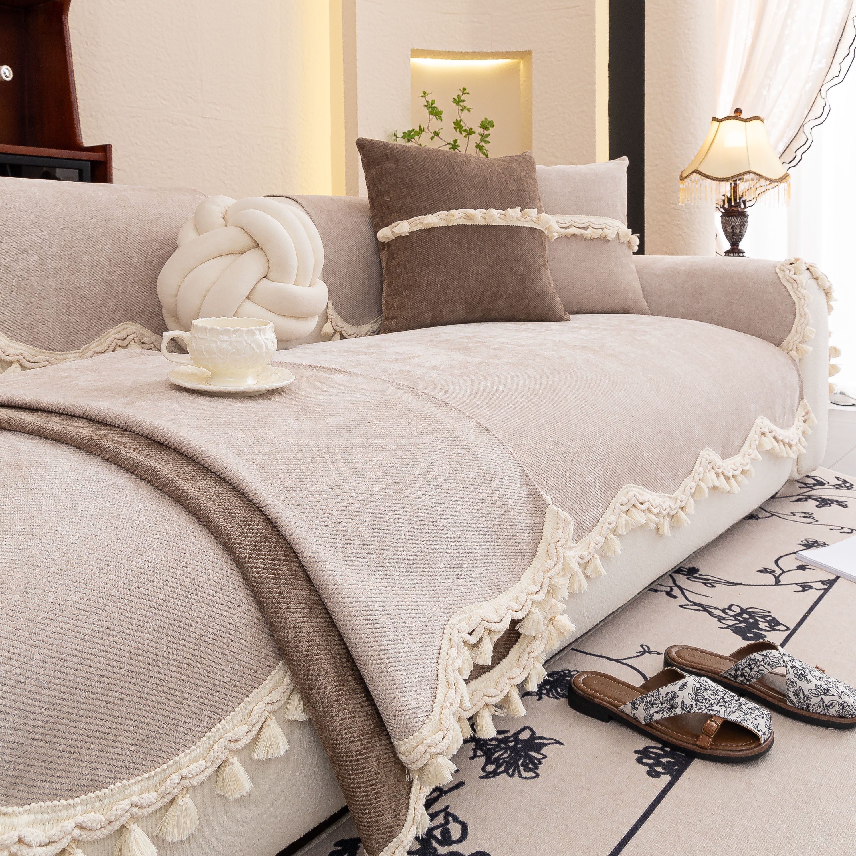 Chenille Sofa Cover Towel – Non-Slip, Washable Pets Couch Protector with Tassels