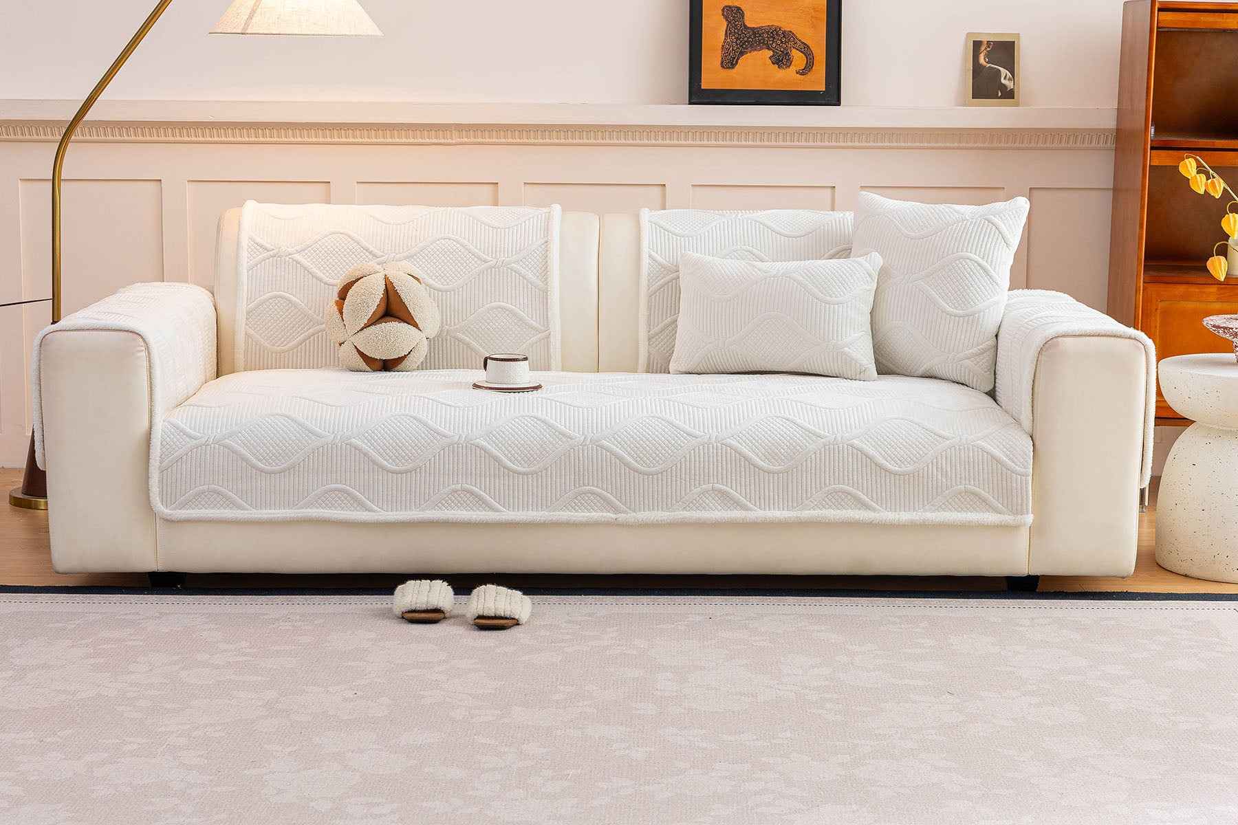 Thickened Crystal Velvet Sofa Cover, Non-Slip Quilted Couch Protector for Pets & Kids