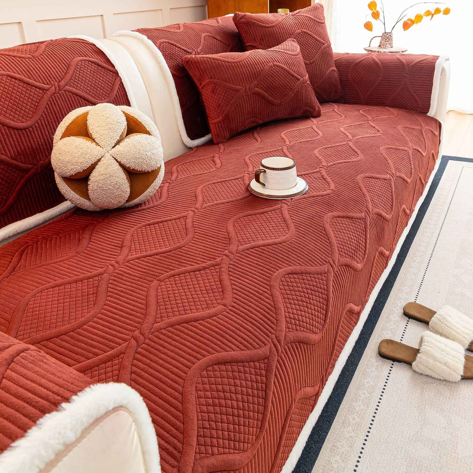 Thickened Crystal Velvet Sofa Cover, Non-Slip Quilted Couch Protector for Pets & Kids
