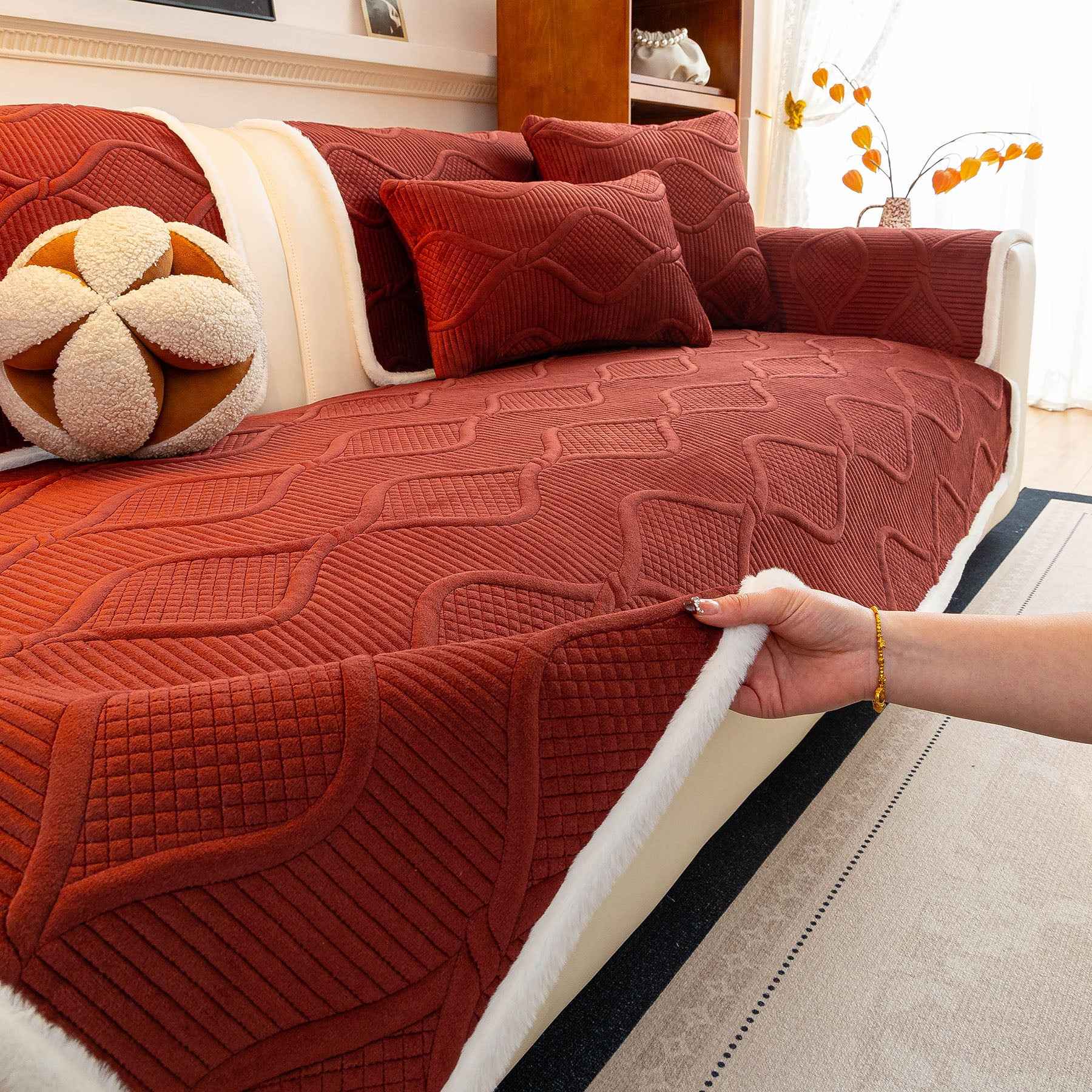 Thickened Crystal Velvet Sofa Cover, Non-Slip Quilted Couch Protector for Pets & Kids