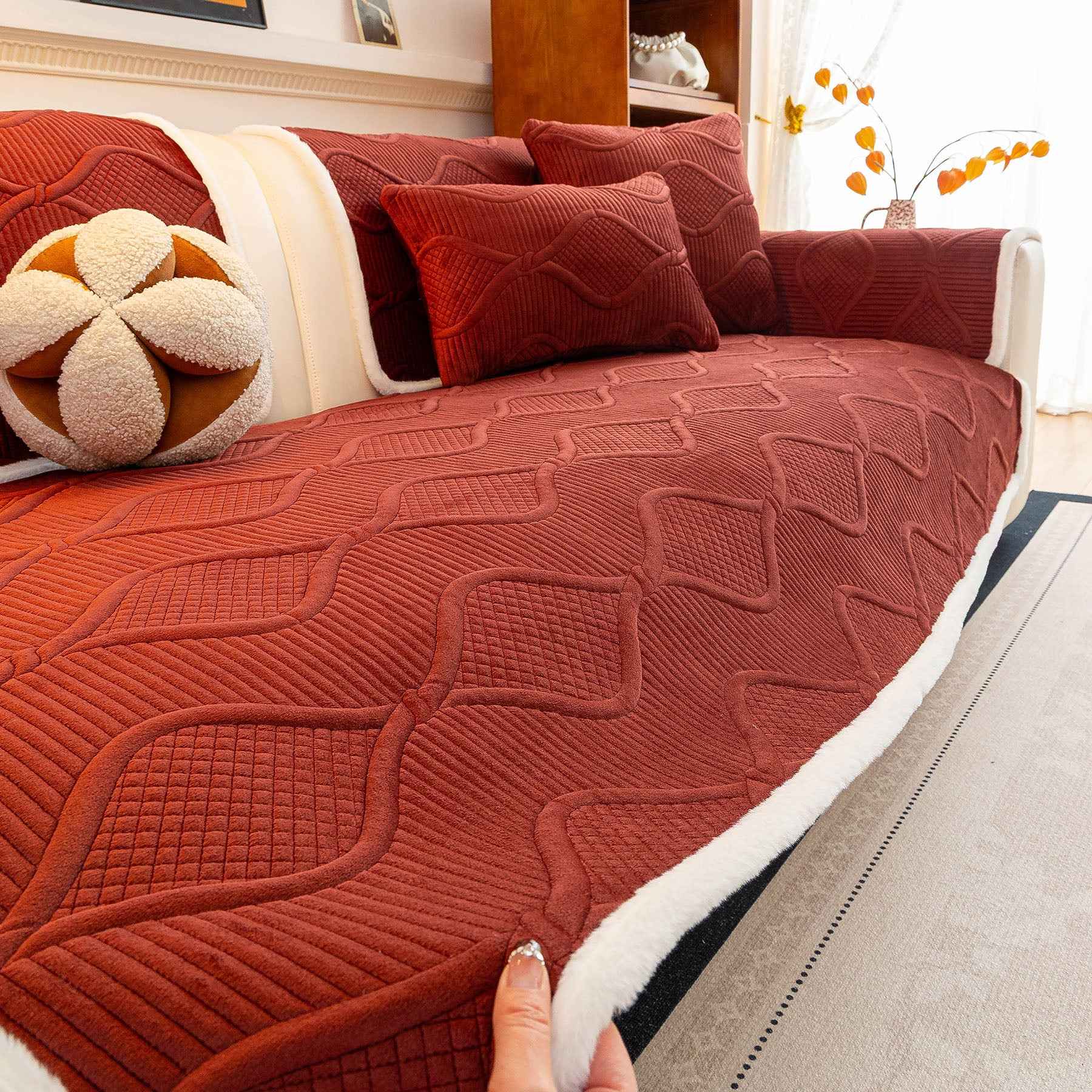 Thickened Crystal Velvet Sofa Cover, Non-Slip Quilted Couch Protector for Pets & Kids