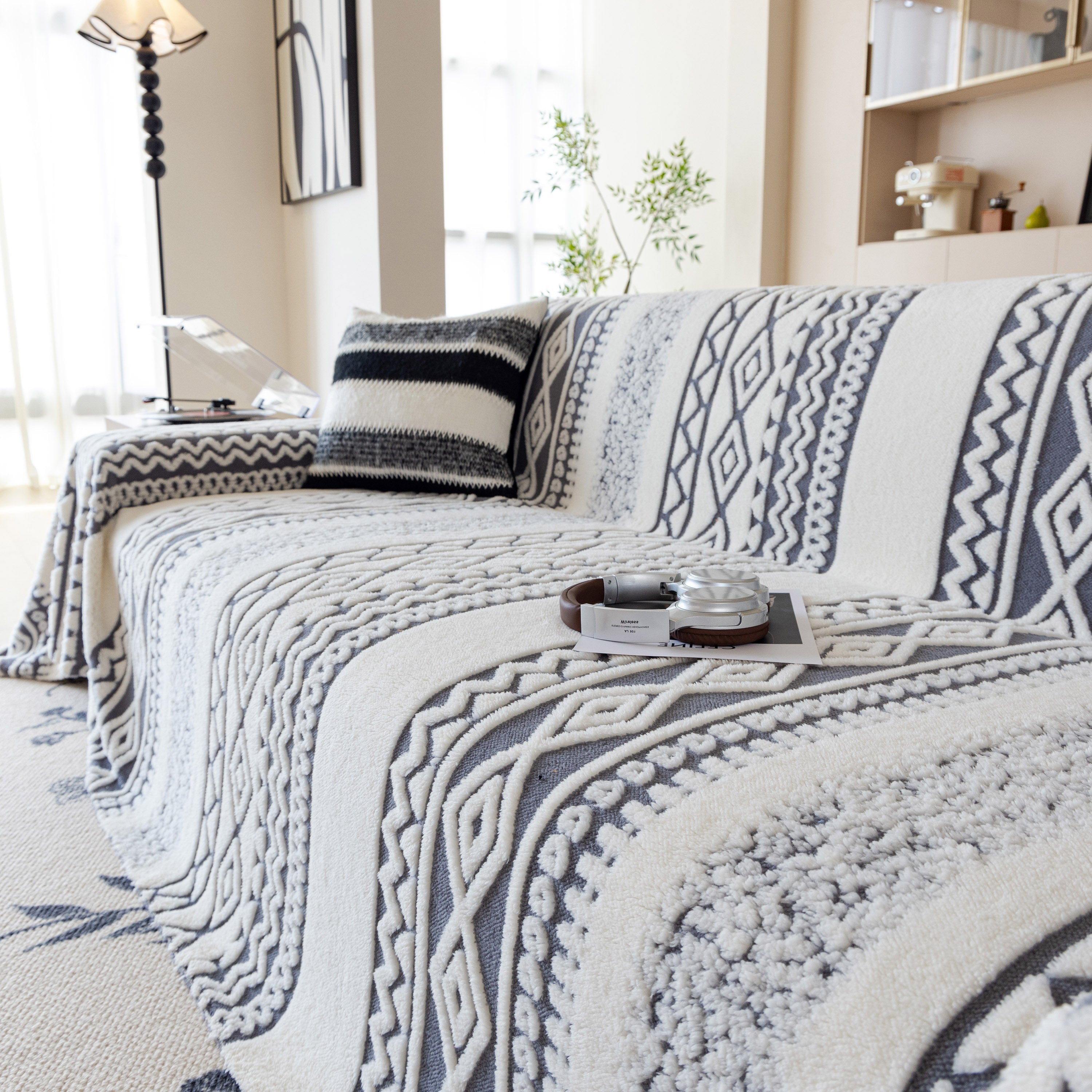 Bohemian Tufted Sofa Cover, Plush Fleece Throw Blanket with 3D Woven Aztec Stripes