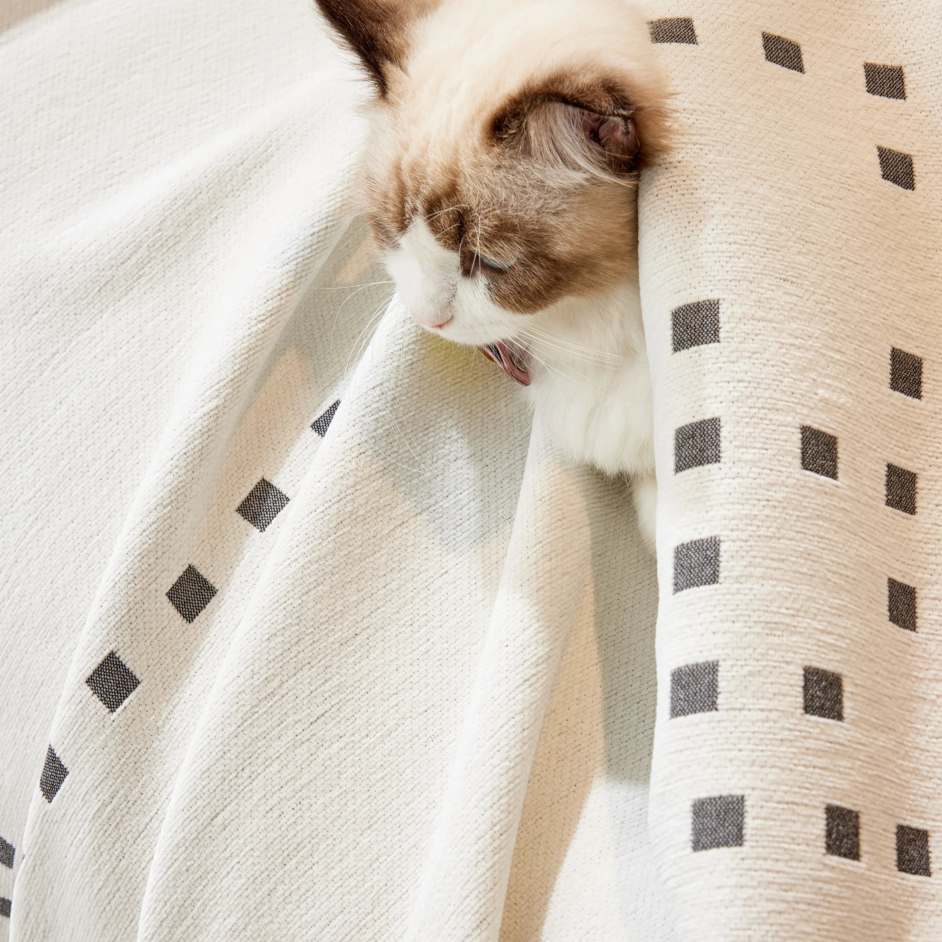 Reversible Chenille Sofa Covers for Pets, Large Throw Blanket for Couch, Blanket on The Sofa