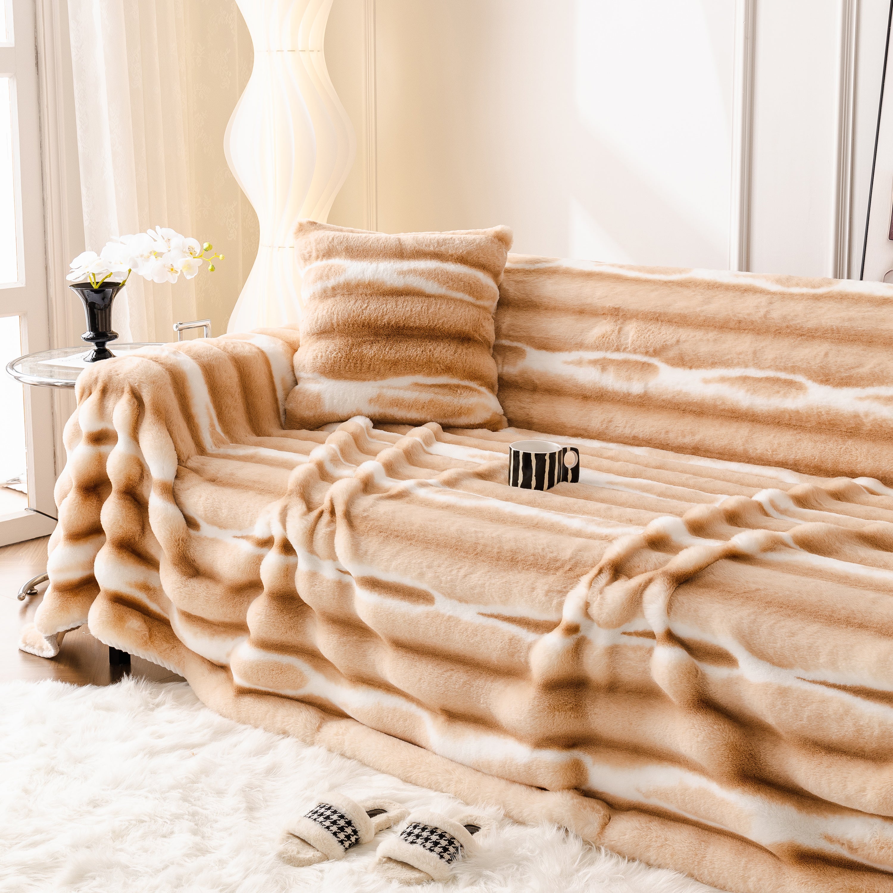 Ultra Soft Faux Fur Couch Cover – Large, Fluffy, and Elegant Sofa Throw Blanket