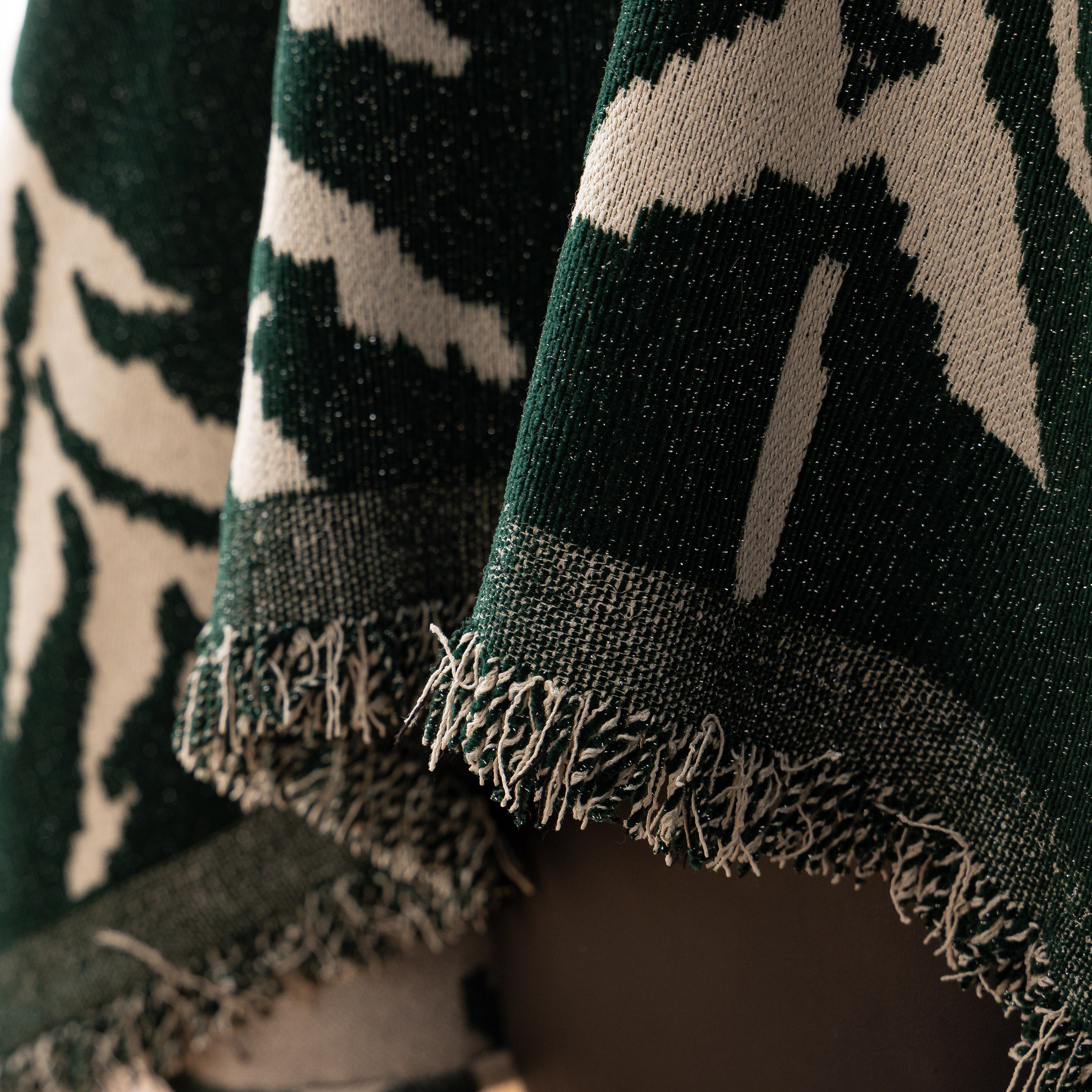 Modern Couch Covers for Couches Large Decorative Throw Blanket with Tassels for Couch