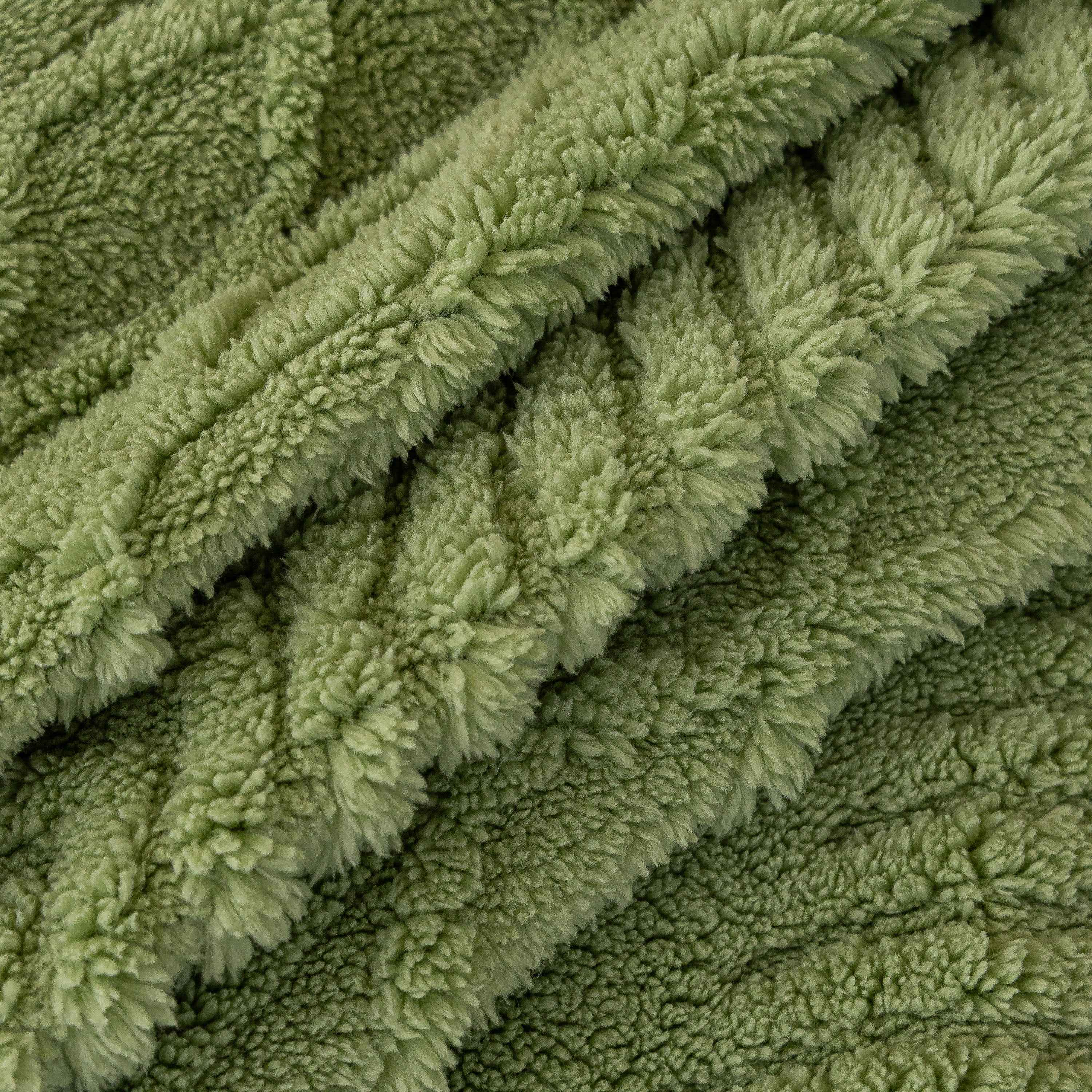 Plush Sherpa Fleece Sofa Cover with 3D Cable Knit Texture, Soft Cozy Throw Blanket