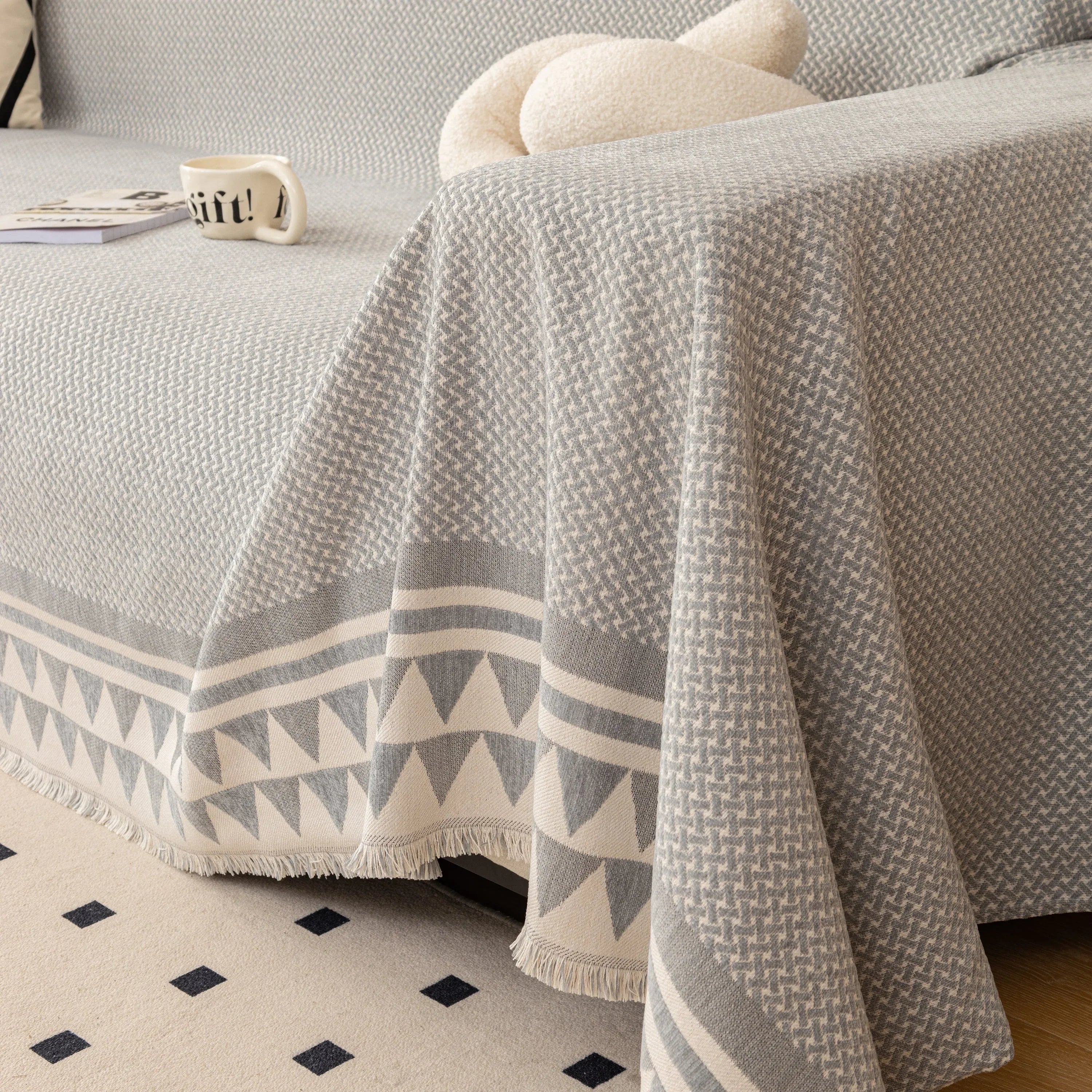 Chenille Jacquard Sofa Throw Blanket Cover Soft Polyester Weave Couch Throw Cover for Pets Dog Kids - TaroTextile