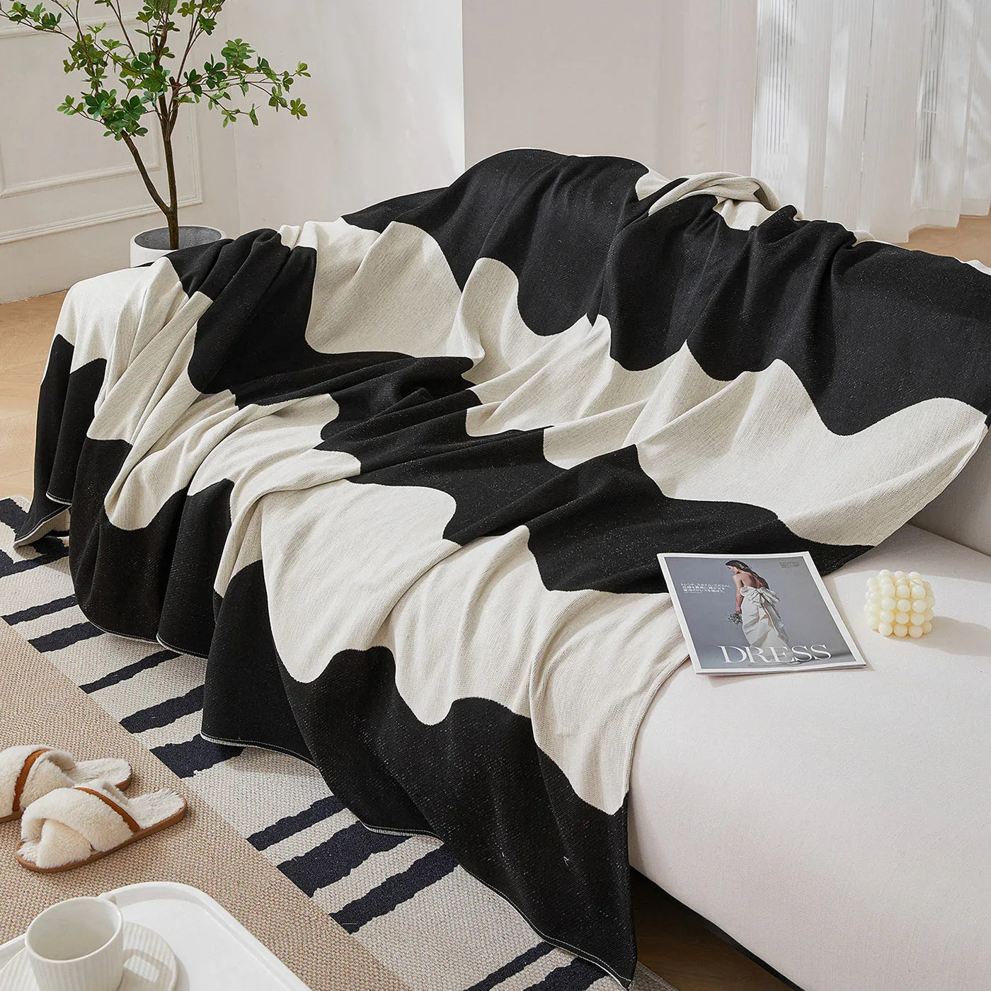 Chenille Minimalist Wavy Sofa Throw Cover, Cozy Blankets for Couch, Machine Washable Couch Protector - TaroTextile