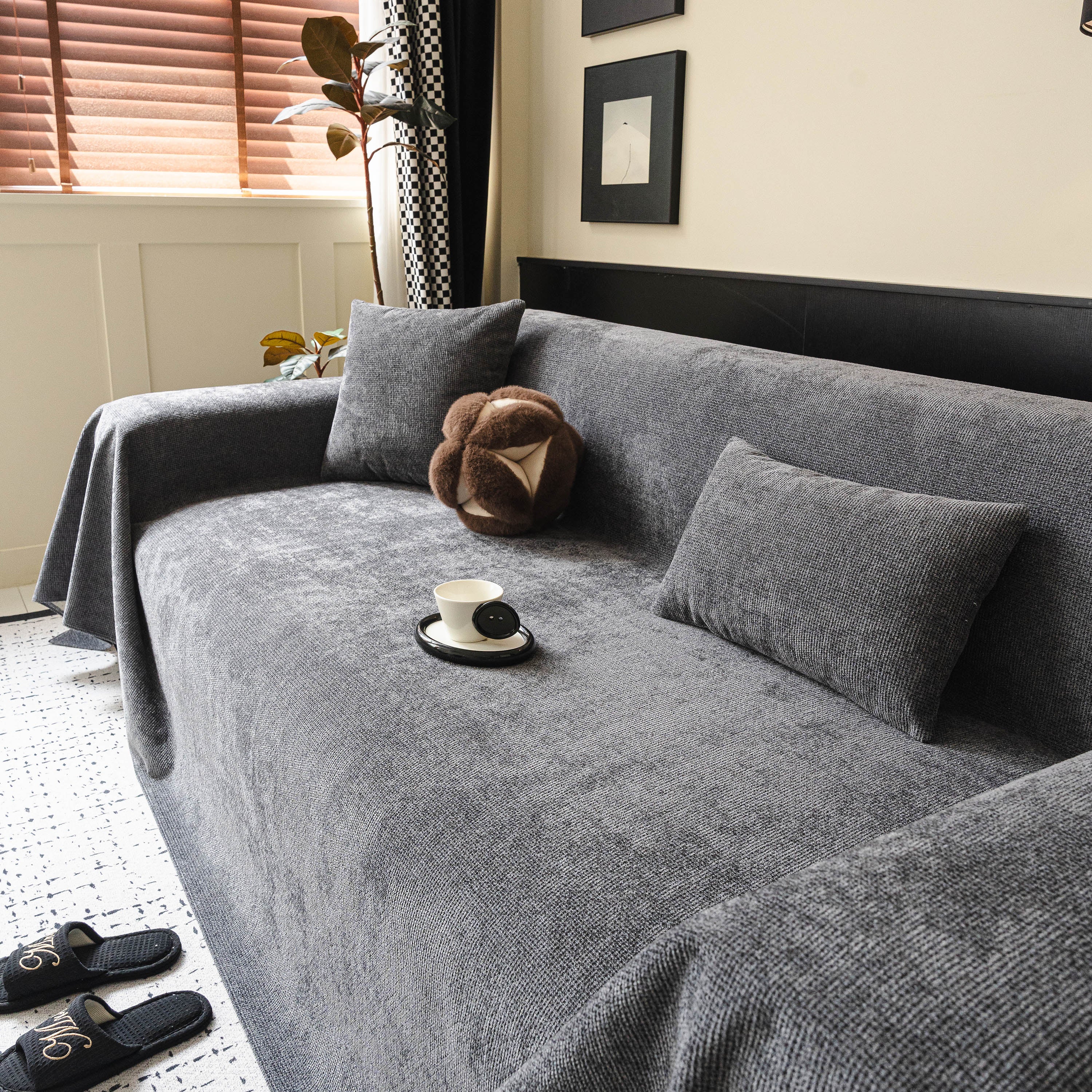 Waterproof Couch Throw Cover for Dogs, Non Slip Scratch Resistant Pet Couch Cover