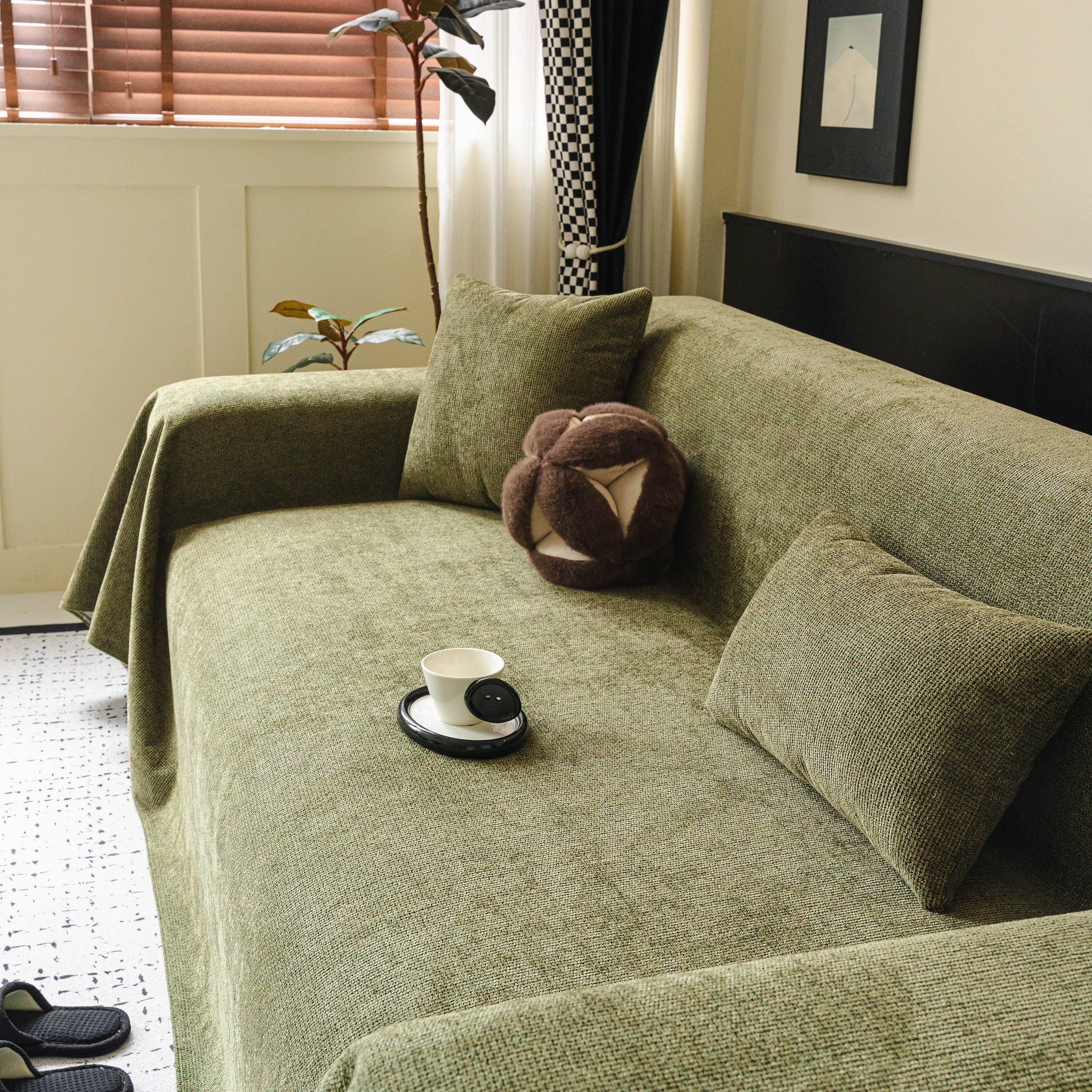 Waterproof Couch Throw Cover for Dogs, Non Slip Scratch Resistant Pet Couch Cover