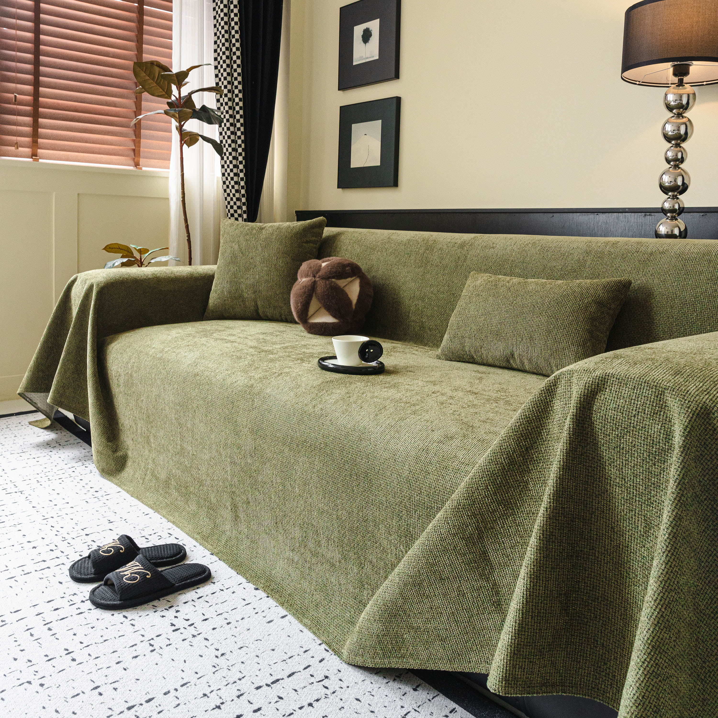 Waterproof Couch Throw Cover for Dogs, Non Slip Scratch Resistant Pet Couch Cover