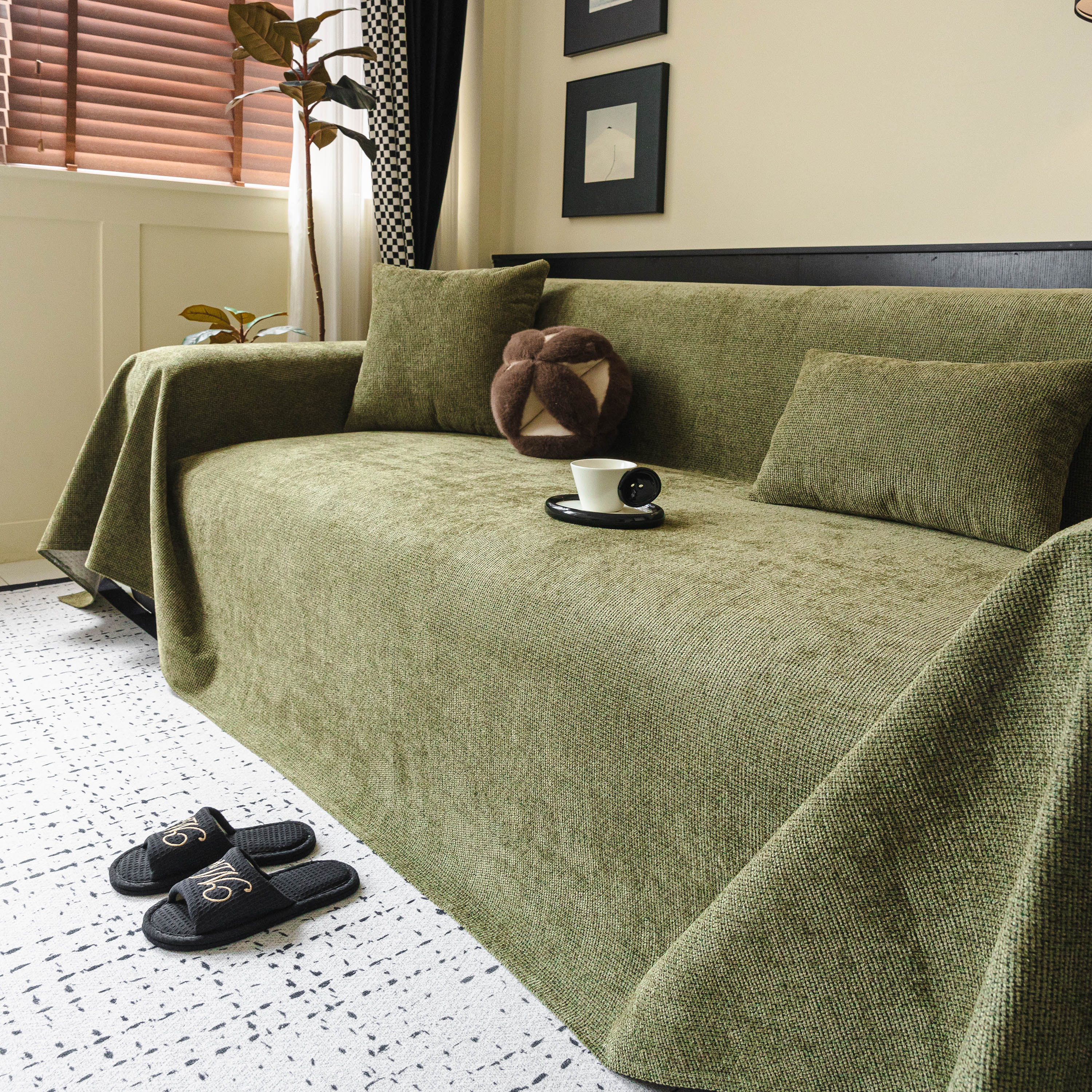 Waterproof Couch Throw Cover for Dogs, Non Slip Scratch Resistant Pet Couch Cover