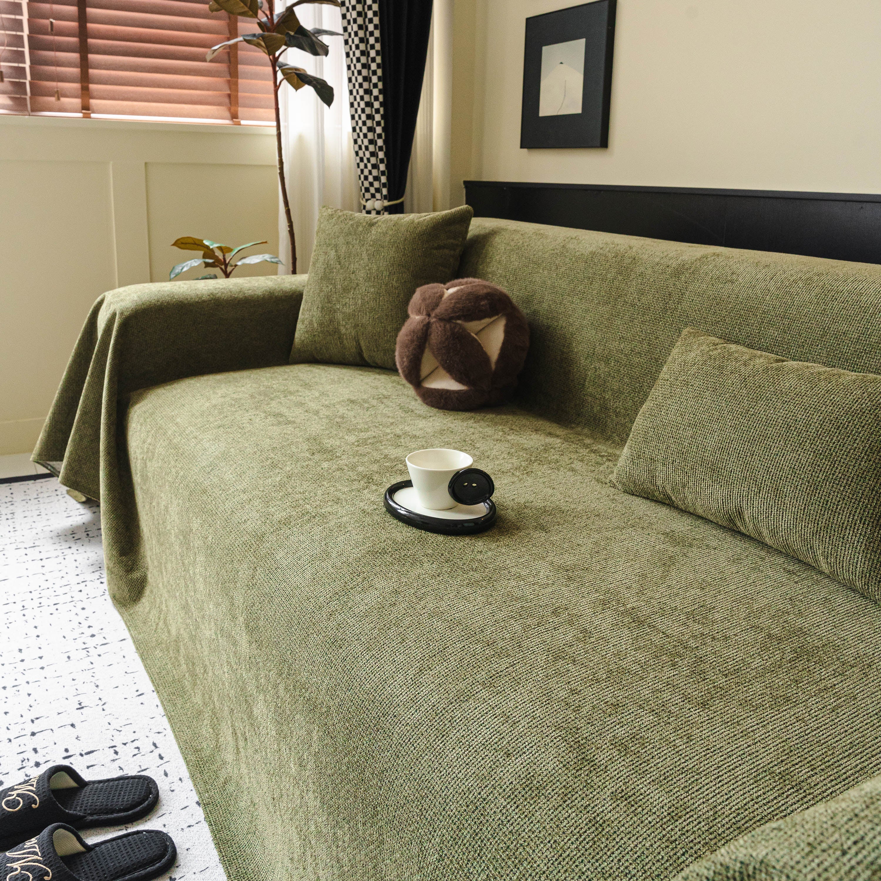 Waterproof Couch Throw Cover for Dogs, Non Slip Scratch Resistant Pet Couch Cover