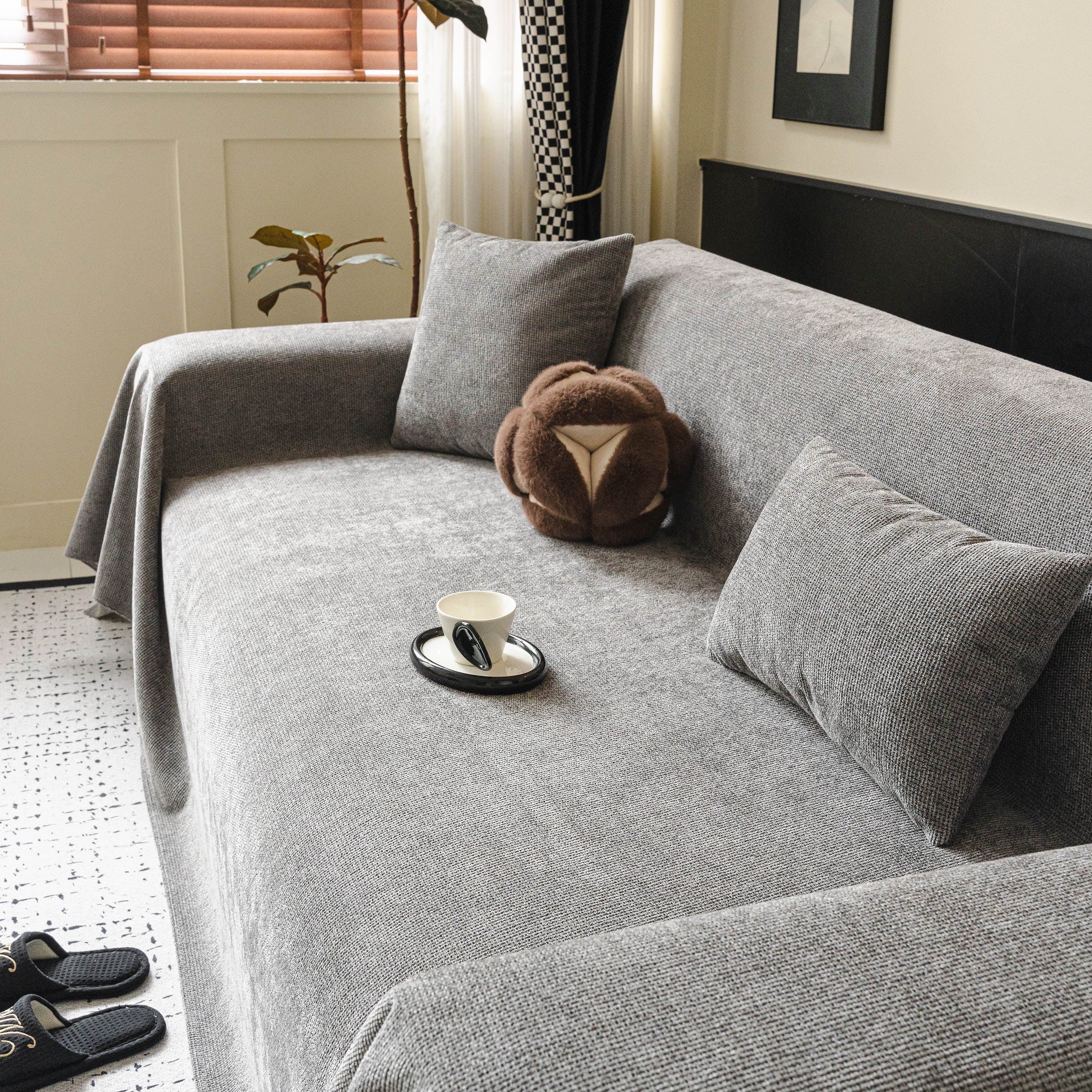 Waterproof Couch Throw Cover for Dogs, Non Slip Scratch Resistant Pet Couch Cover