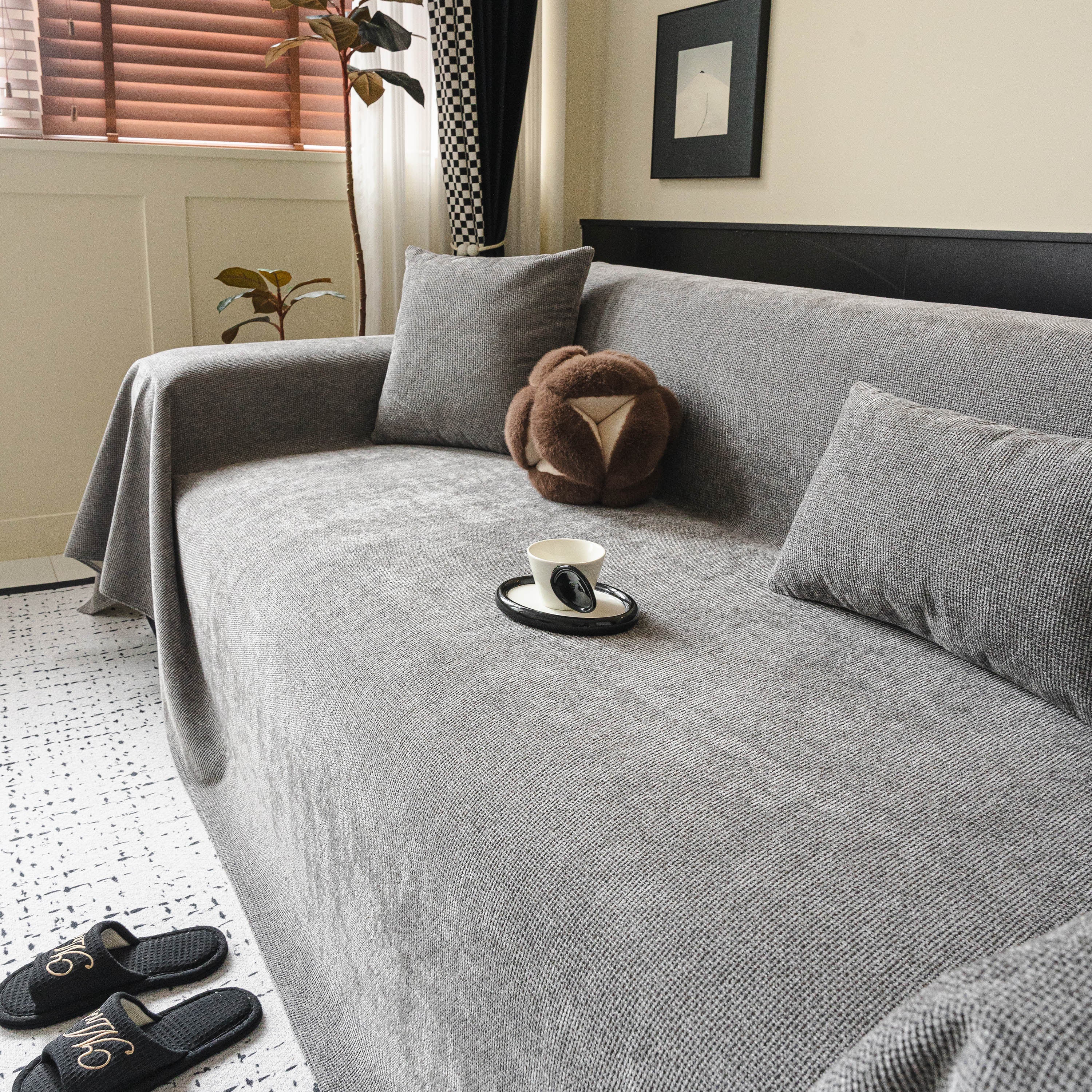 Waterproof Couch Throw Cover for Dogs, Non Slip Scratch Resistant Pet Couch Cover