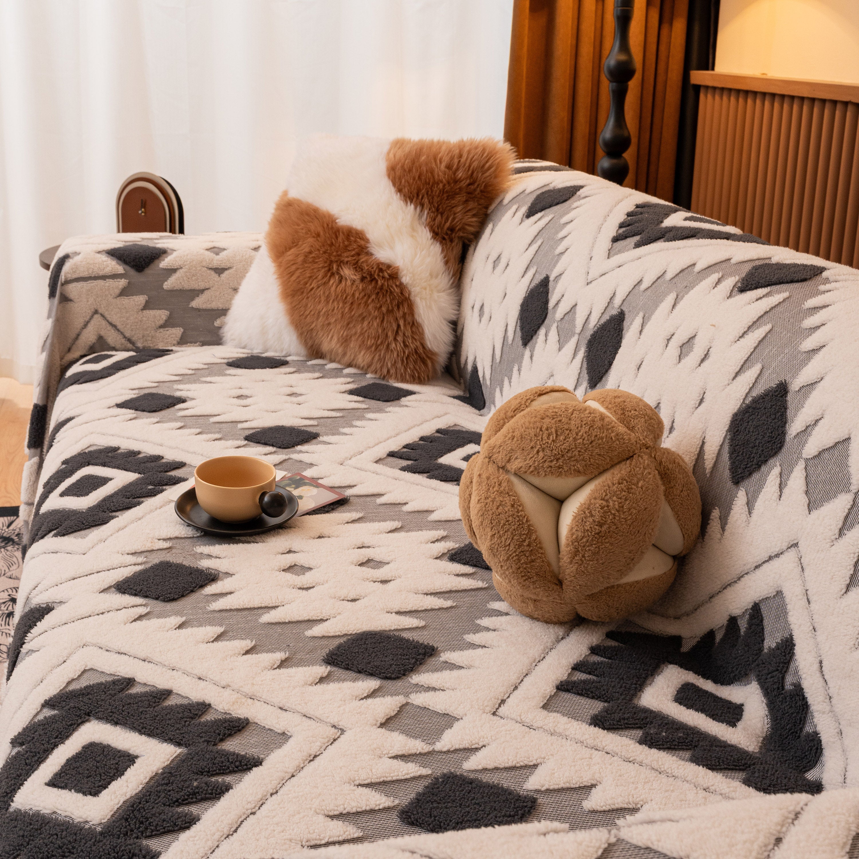 Bohemian Tufted Sofa Cover, Soft Sherpa Fleece Throw Blanket with 3D Aztec Geometric