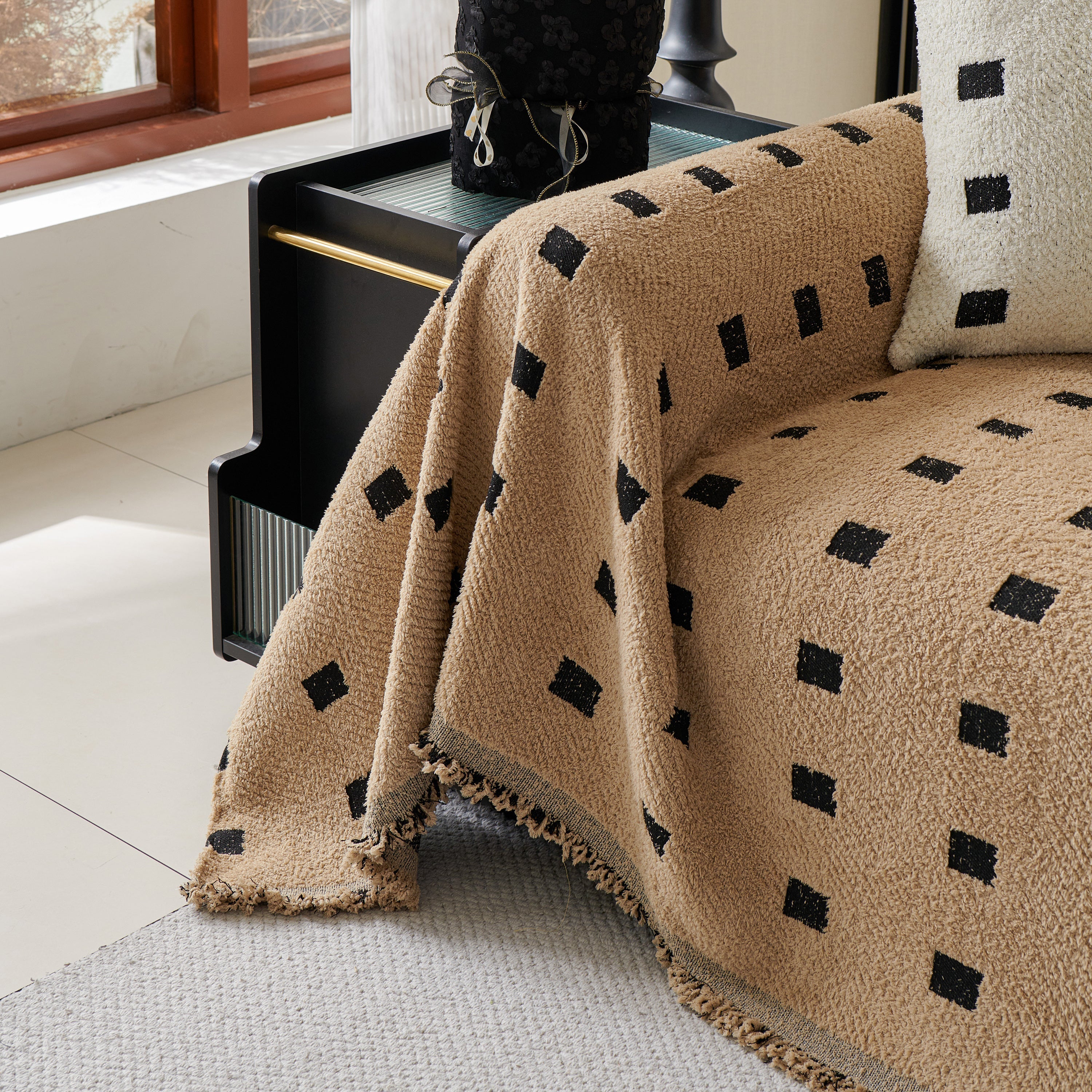 Sofa Throw Blanket with Woven Geometric Pattern & Tassels, Soft & Thick Couch Cover