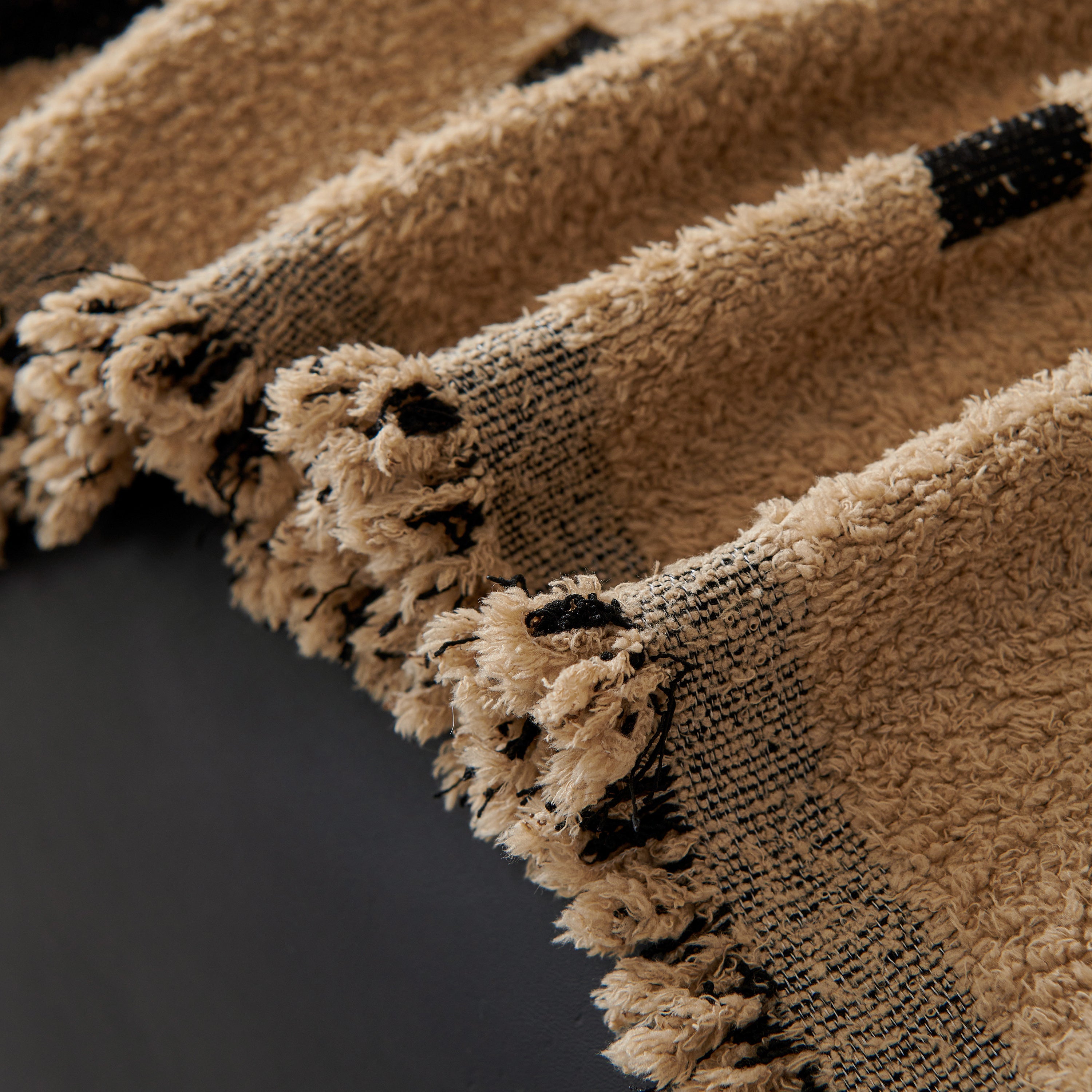 Sofa Throw Blanket with Woven Geometric Pattern & Tassels, Soft & Thick Couch Cover