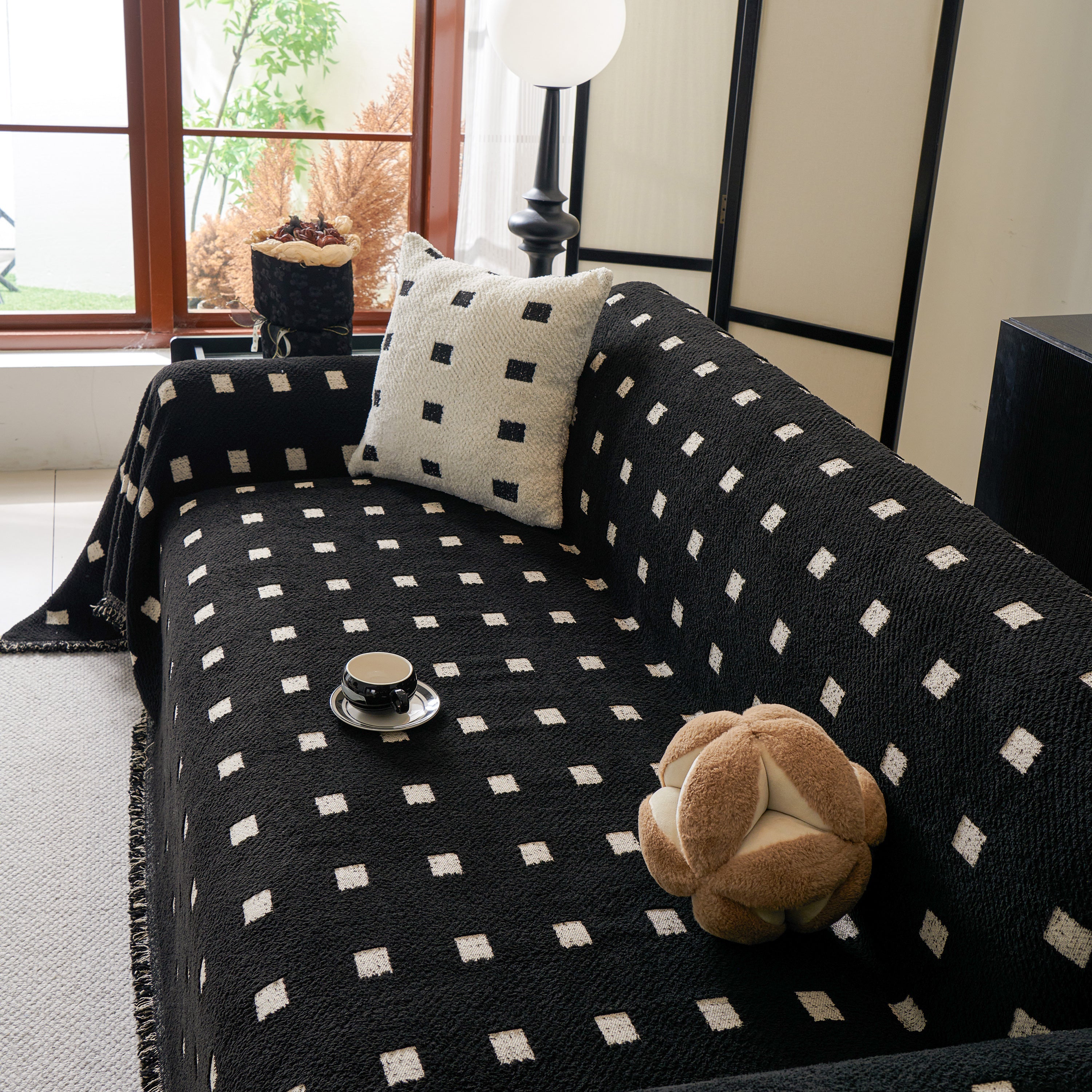 Sofa Throw Blanket with Woven Geometric Pattern & Tassels, Soft & Thick Couch Cover