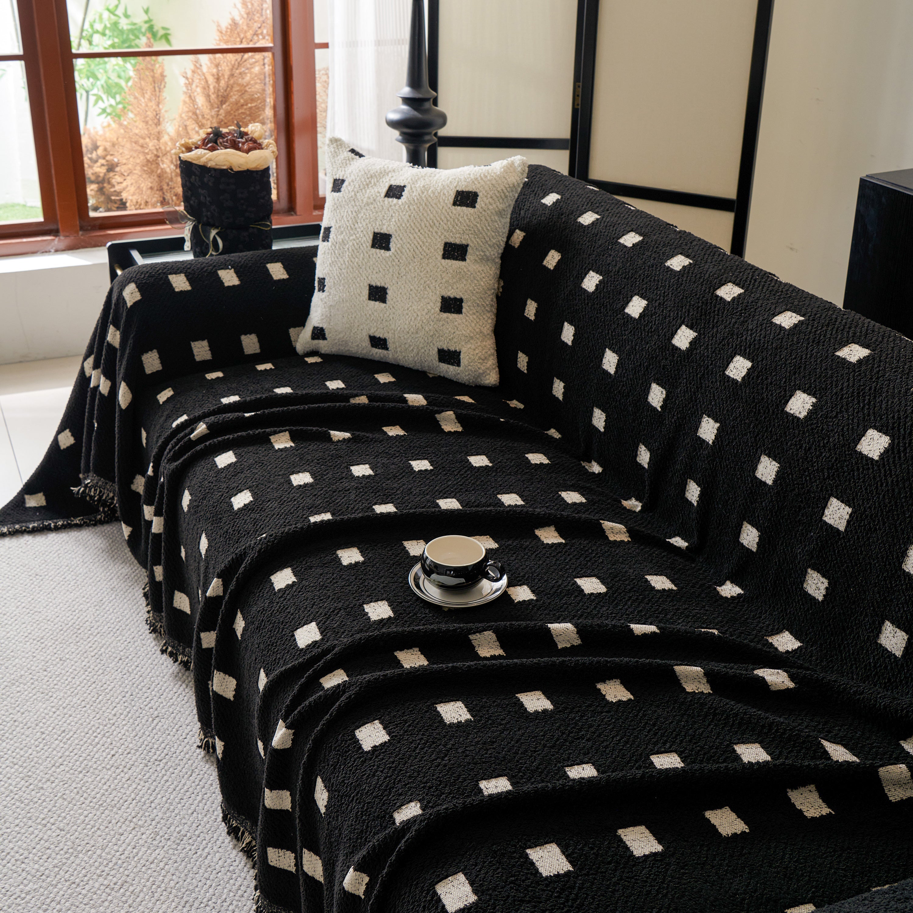 Sofa Throw Blanket with Woven Geometric Pattern & Tassels, Soft & Thick Couch Cover
