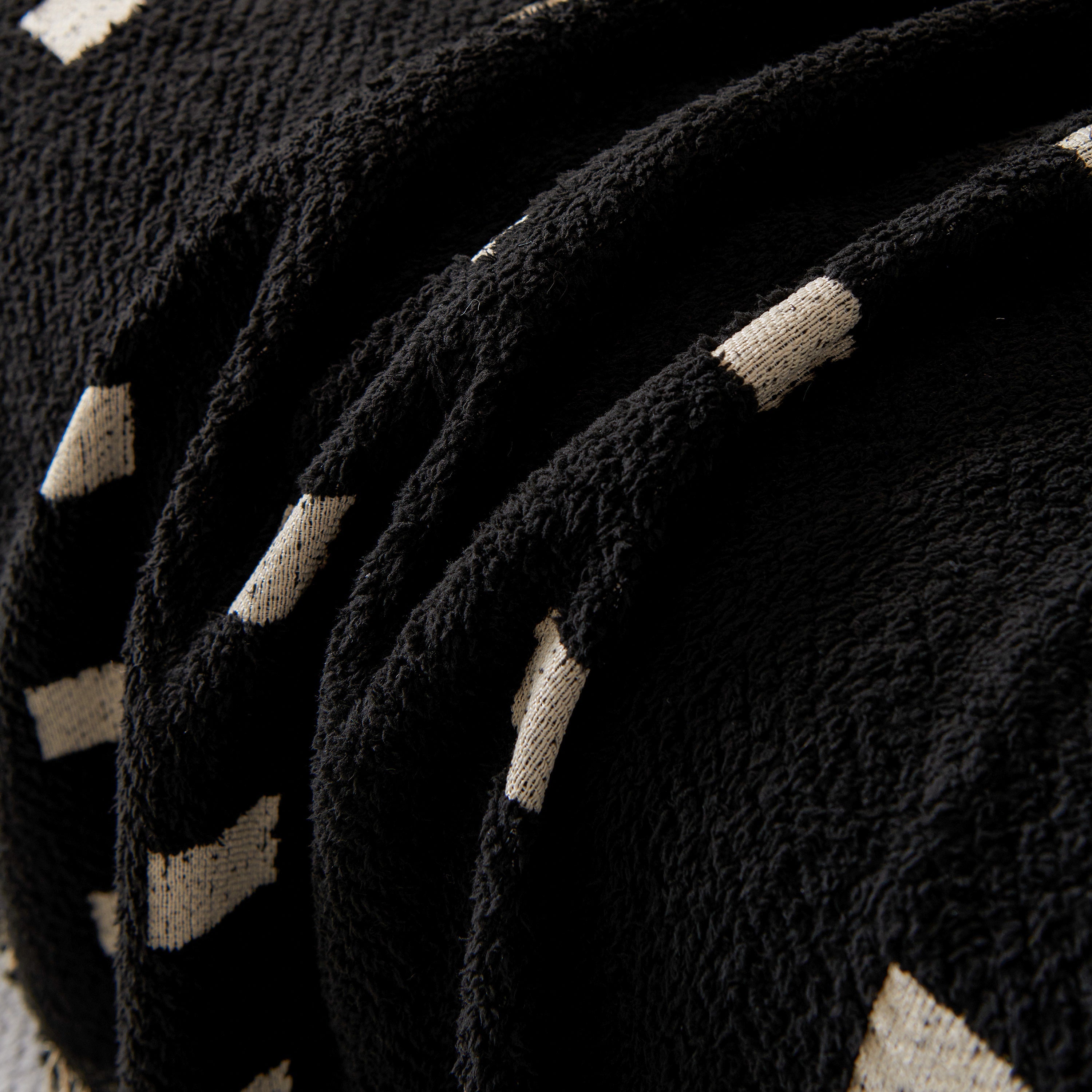 Sofa Throw Blanket with Woven Geometric Pattern & Tassels, Soft & Thick Couch Cover