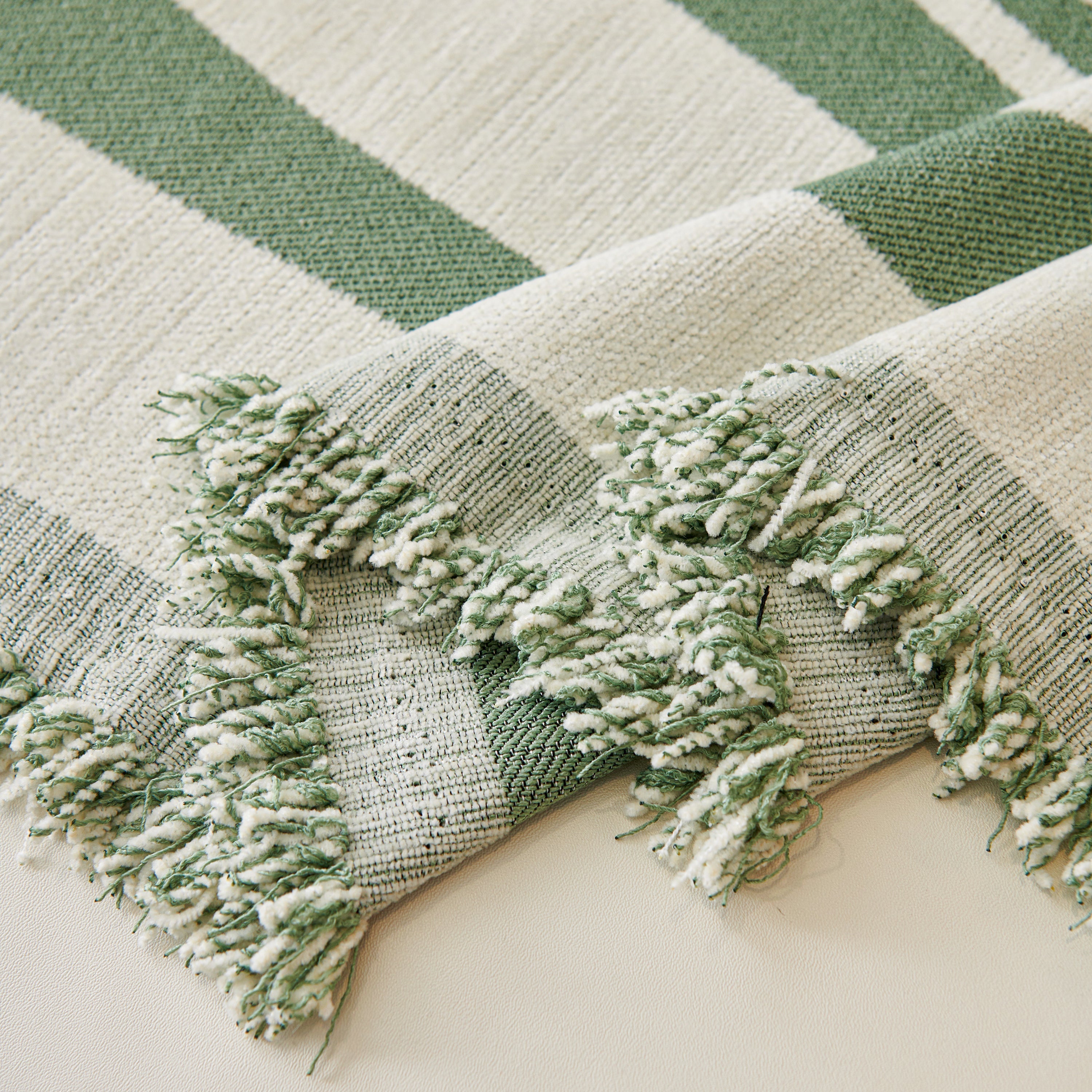 Soft Cozy Curved Throw Blankets for Couch, Sofa, Bed, Travel, Decorative Blankets for Women, Men, Kids Gift