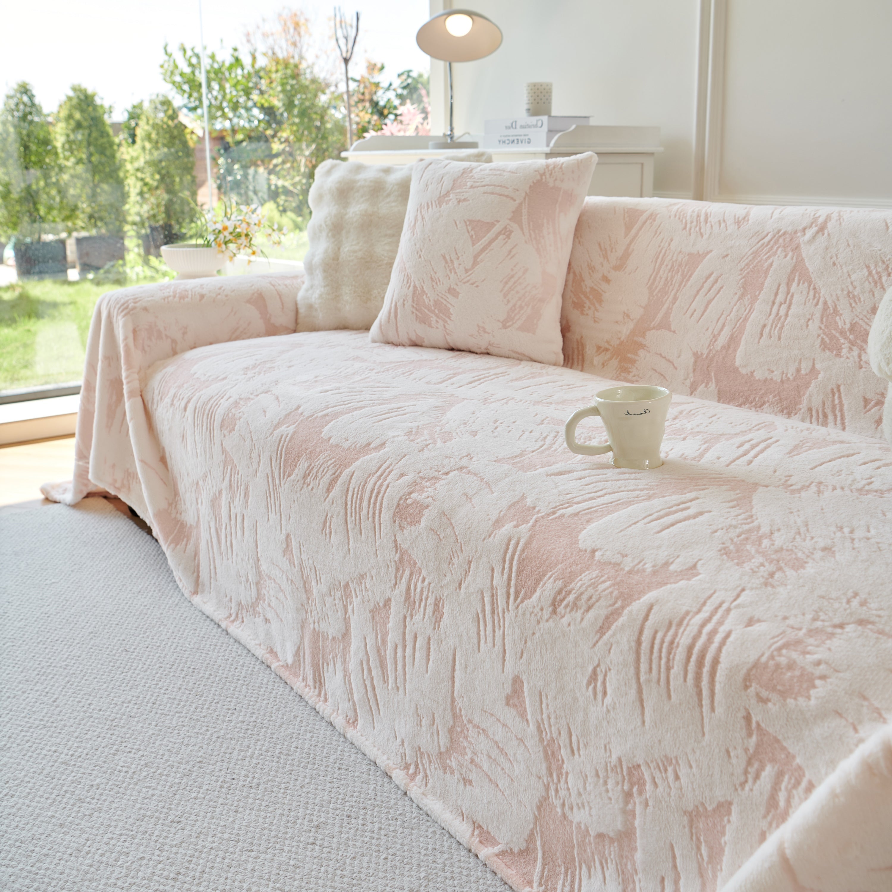 Plush Faux Fur Warm Sofa Cover with Waves Jacquard Textured Throw Blankets for Couch