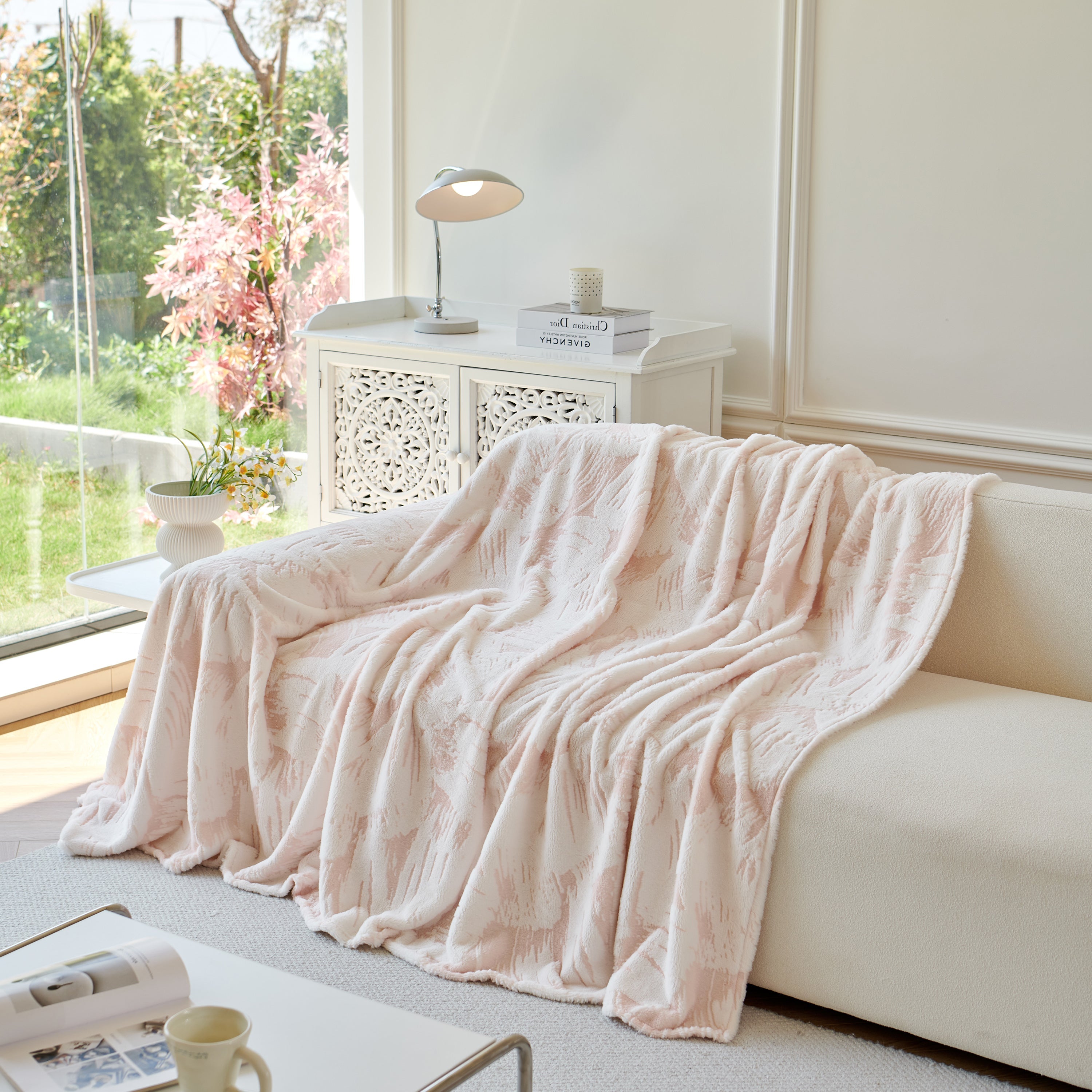 Plush Faux Fur Warm Sofa Cover with Waves Jacquard Textured Throw Blankets for Couch