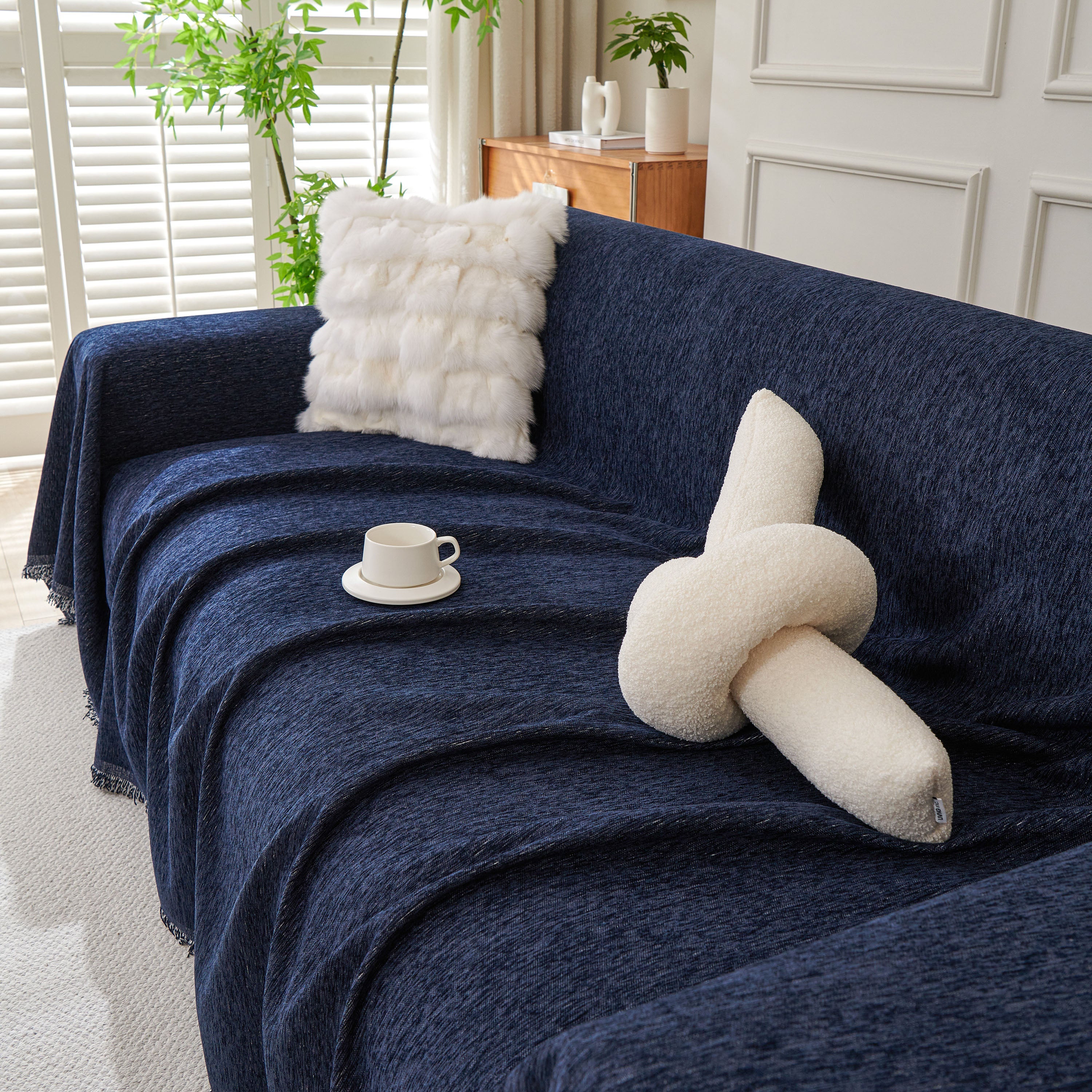 Solid Color Chenille Sofa Throw Blanket, Modern Decor Soft Couch Cover with Fringes