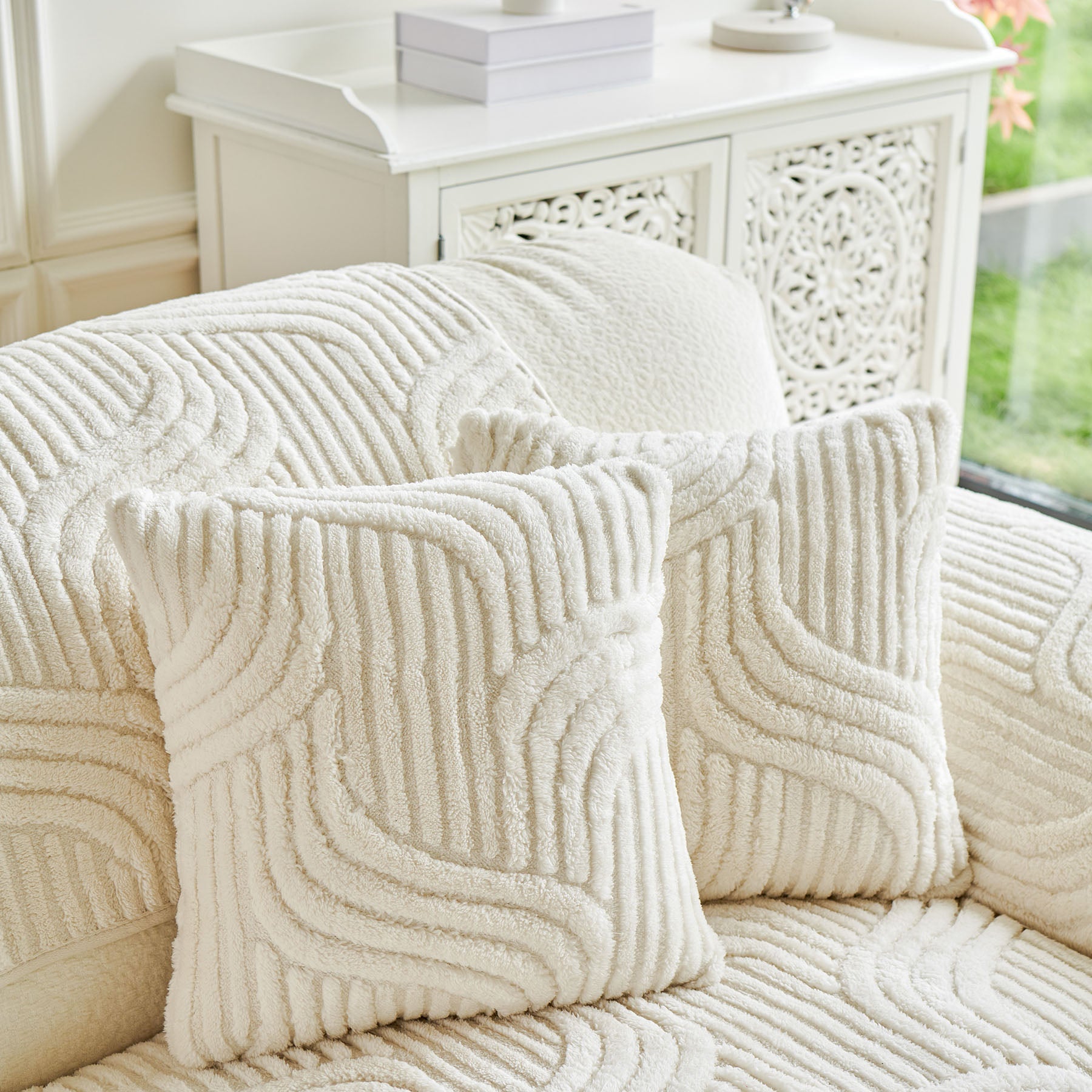 Luxury Plush Non-Slip Sofa Covers, Soft Fuzzy Embossed Sofa Topper & Seat Covers