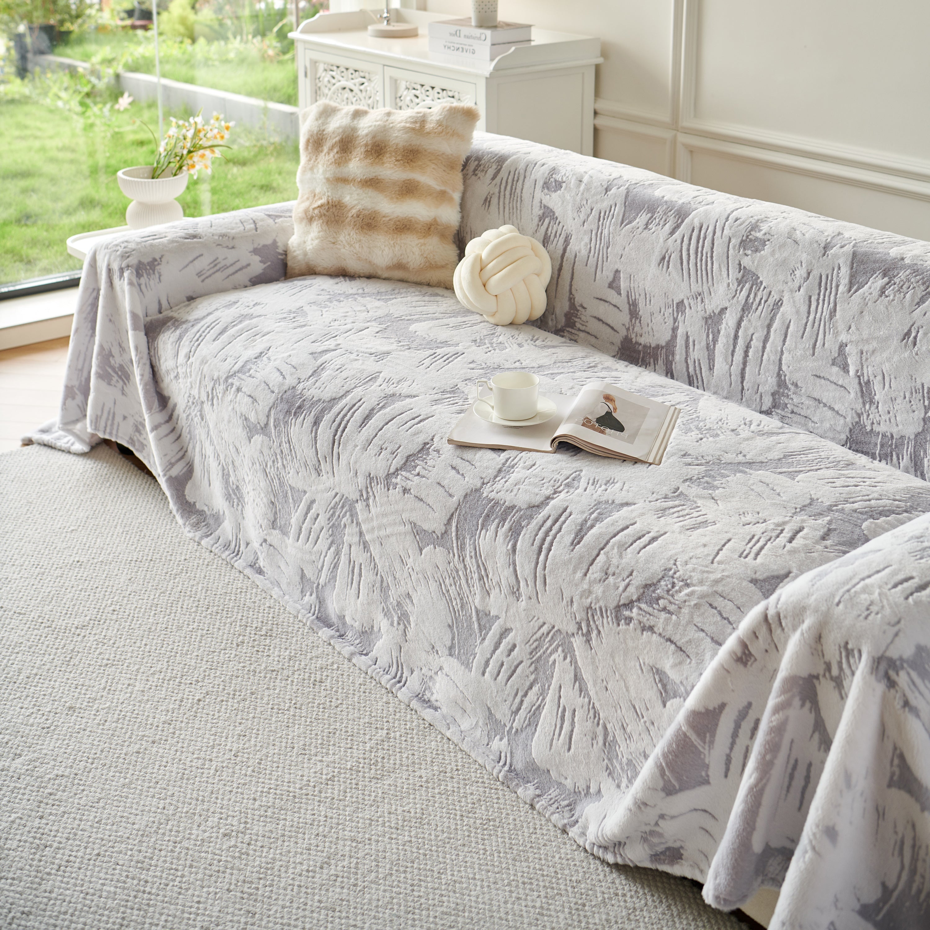 Plush Faux Fur Warm Sofa Cover with Waves Jacquard Textured Throw Blankets for Couch