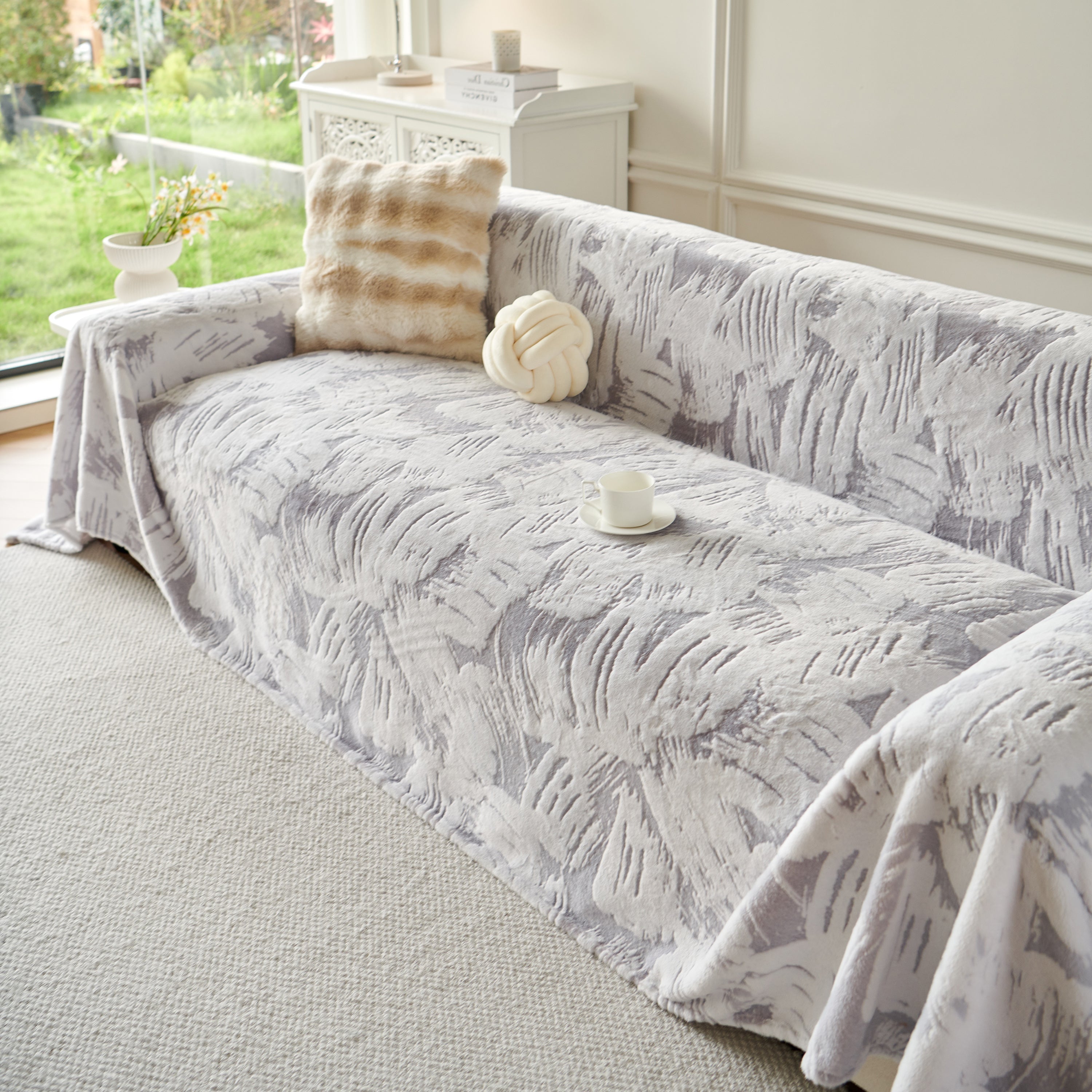 Plush Faux Fur Warm Sofa Cover with Waves Jacquard Textured Throw Blankets for Couch