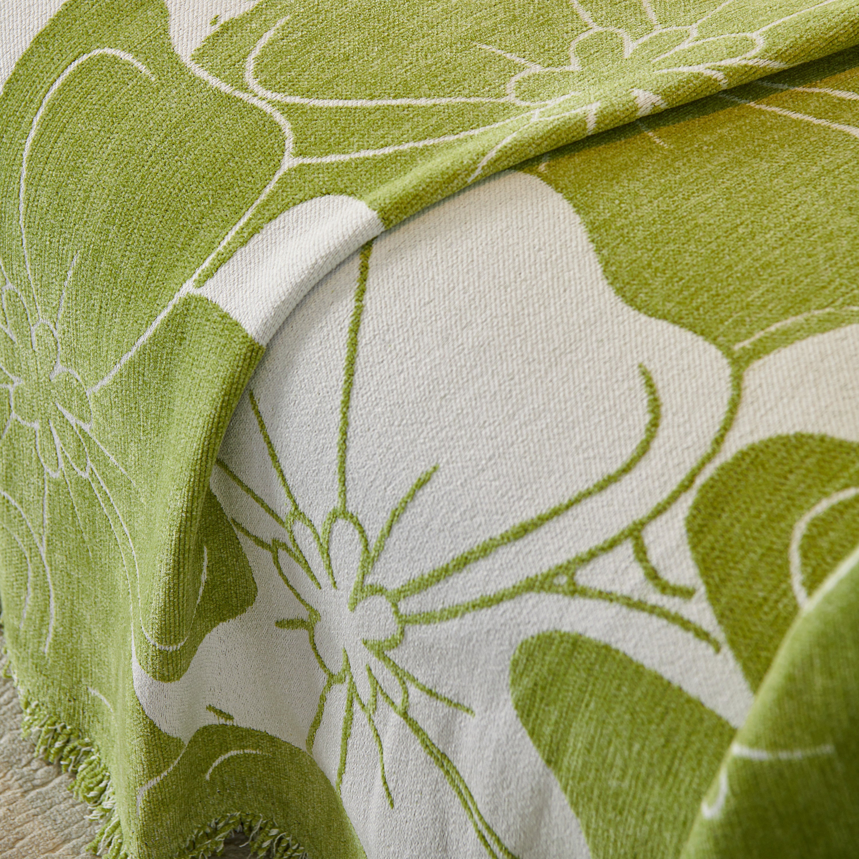 Decorative Throw Blankets for Sofa, Oversized Pretty Floral Throws for Sofas