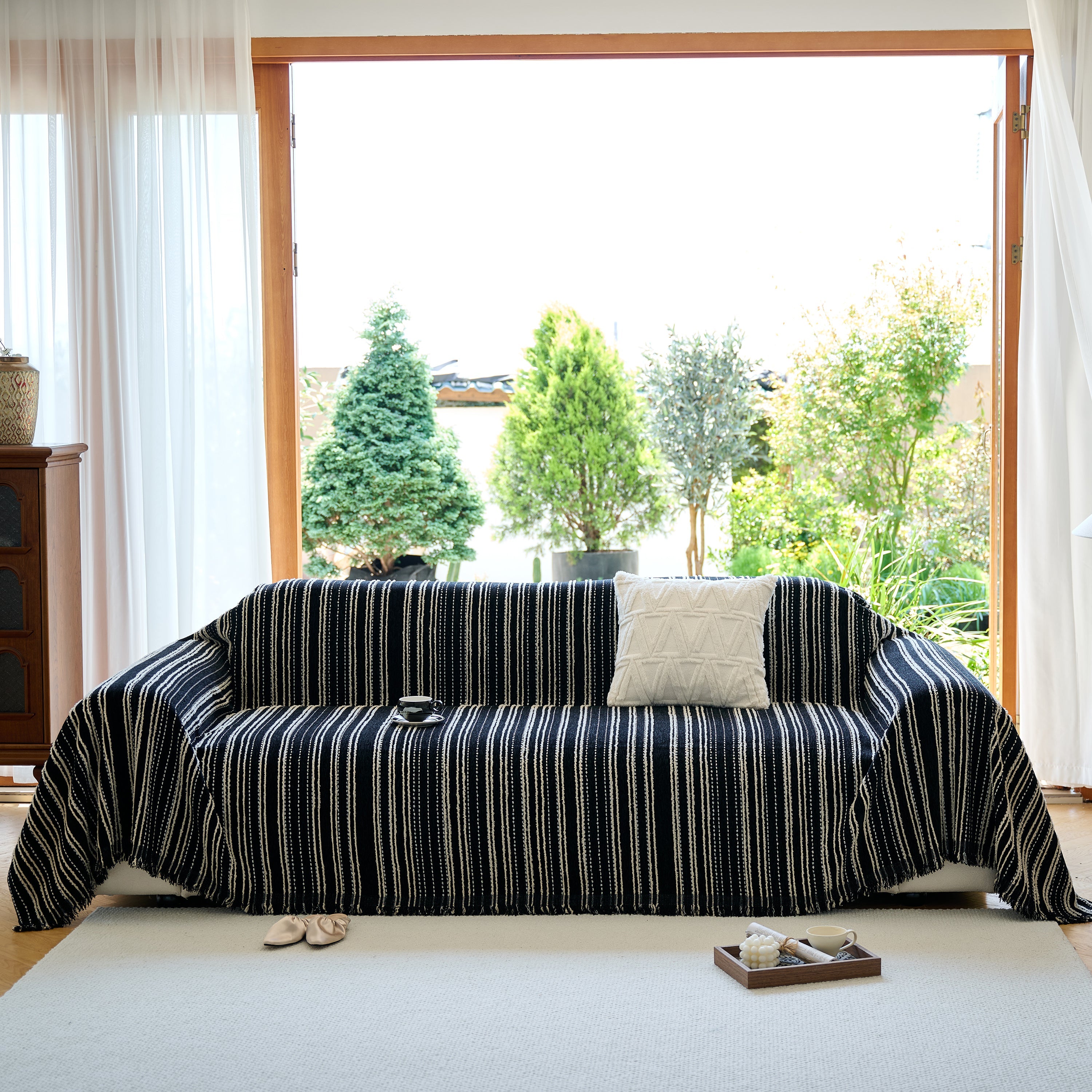 Vintage-Inspired Striped Blankets for Couch Covers Luxury Couch Throw Cover with Timeless Elegance