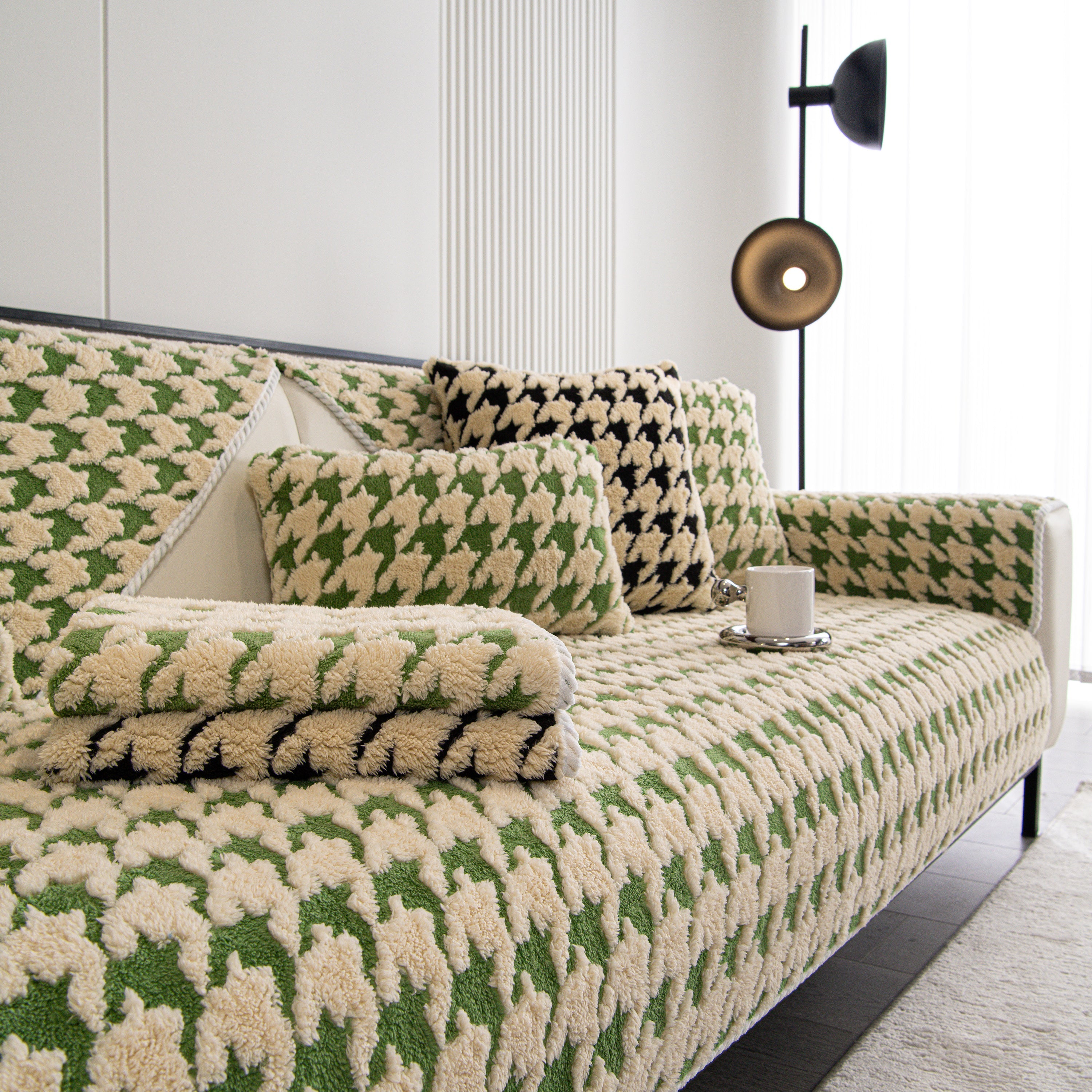 Winter Thickened Sherpa Fleece Houndstooth Sofa Cushion, Non-slip Sofa Cover with Plush