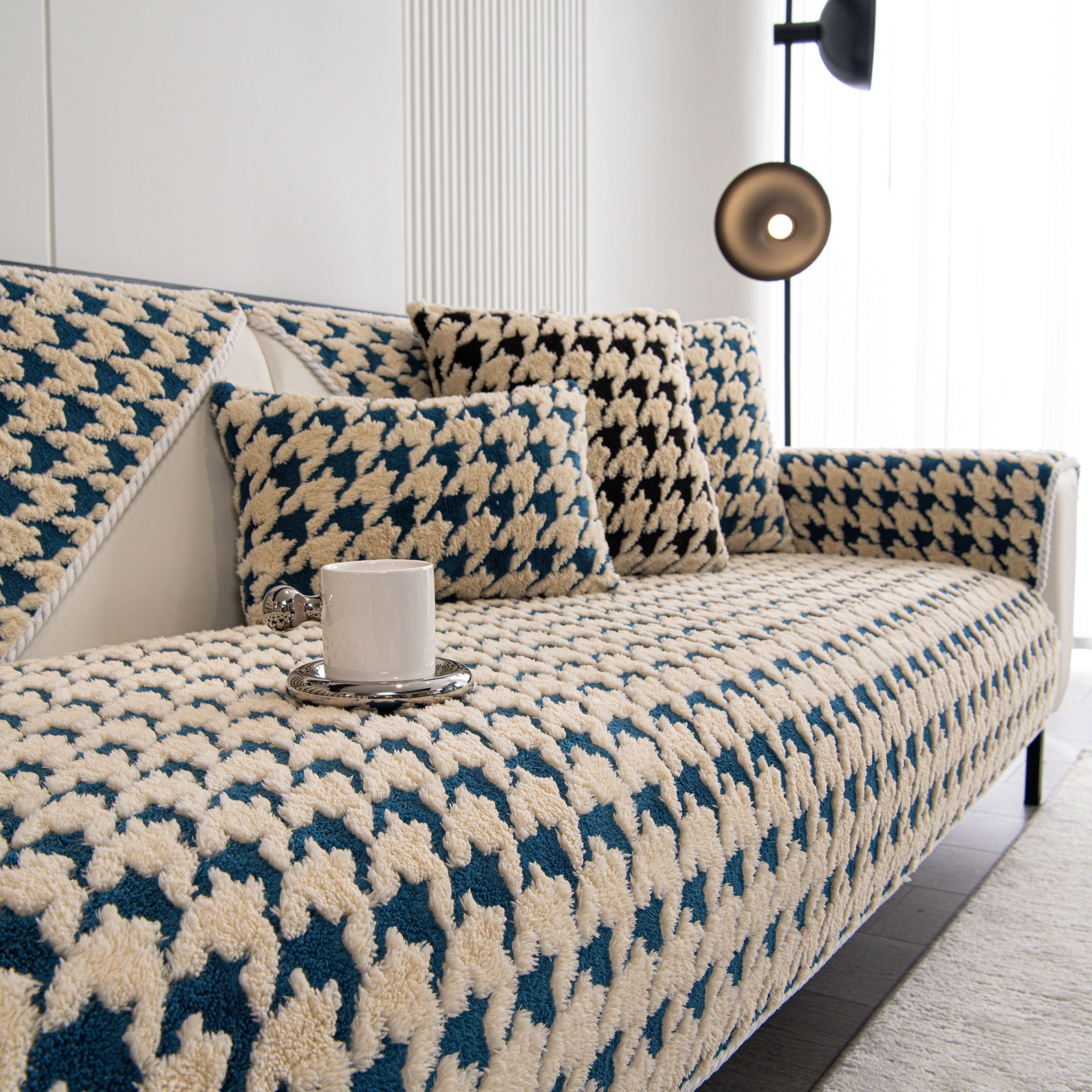 Winter Thickened Sherpa Fleece Houndstooth Sofa Cushion, Non-slip Sofa Cover with Plush