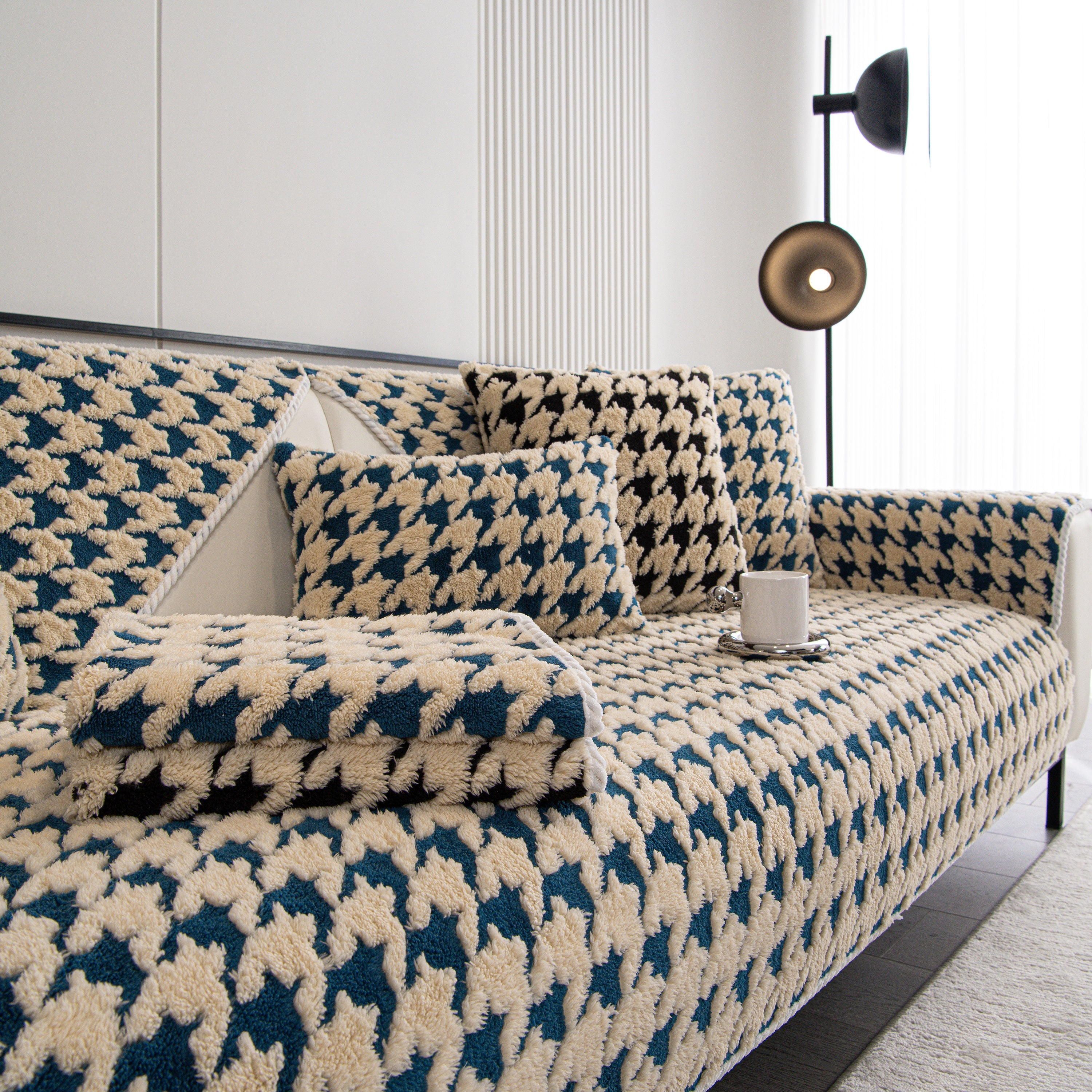 Winter Thickened Sherpa Fleece Houndstooth Sofa Cushion, Non-slip Sofa Cover with Plush