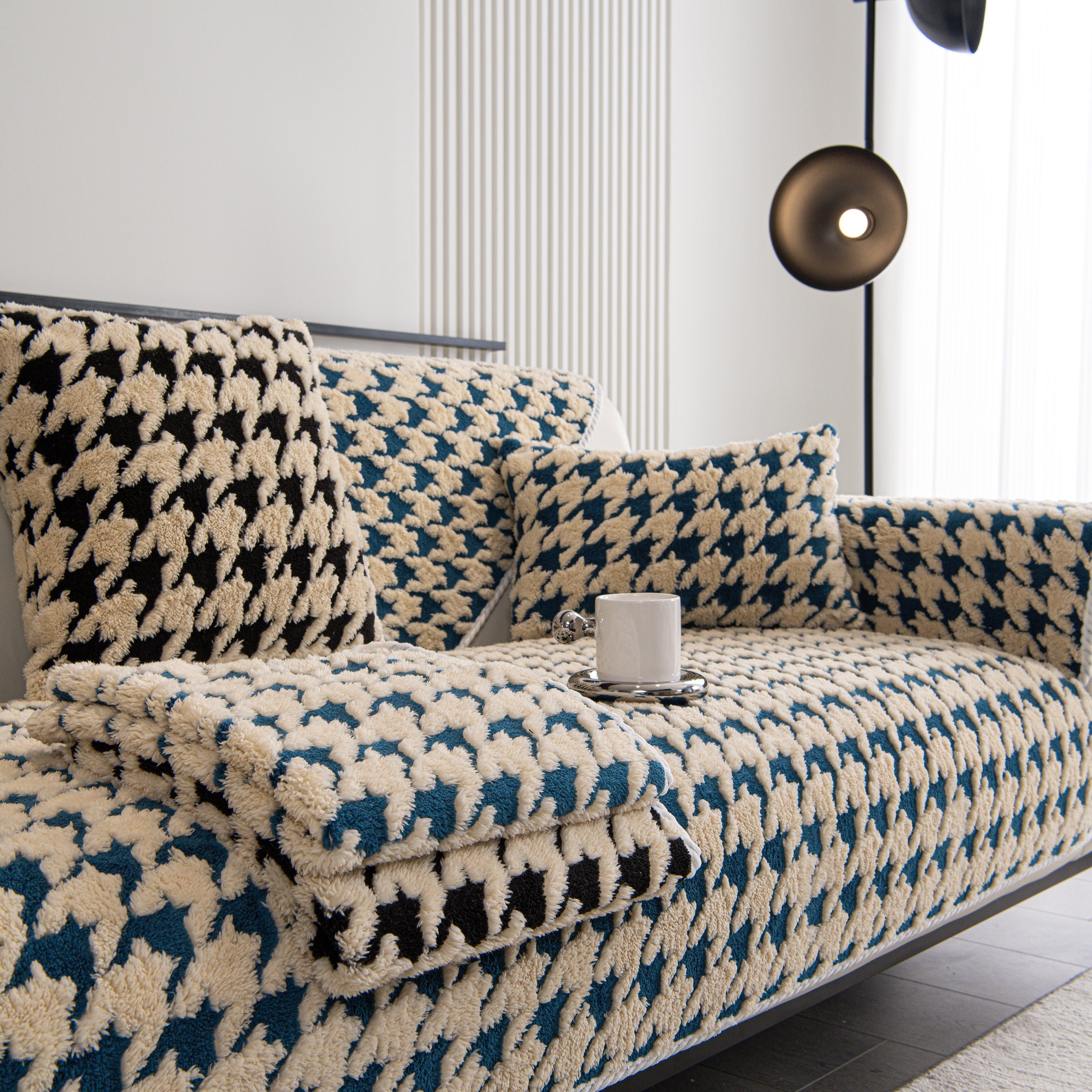 Winter Thickened Sherpa Fleece Houndstooth Sofa Cushion, Non-slip Sofa Cover with Plush