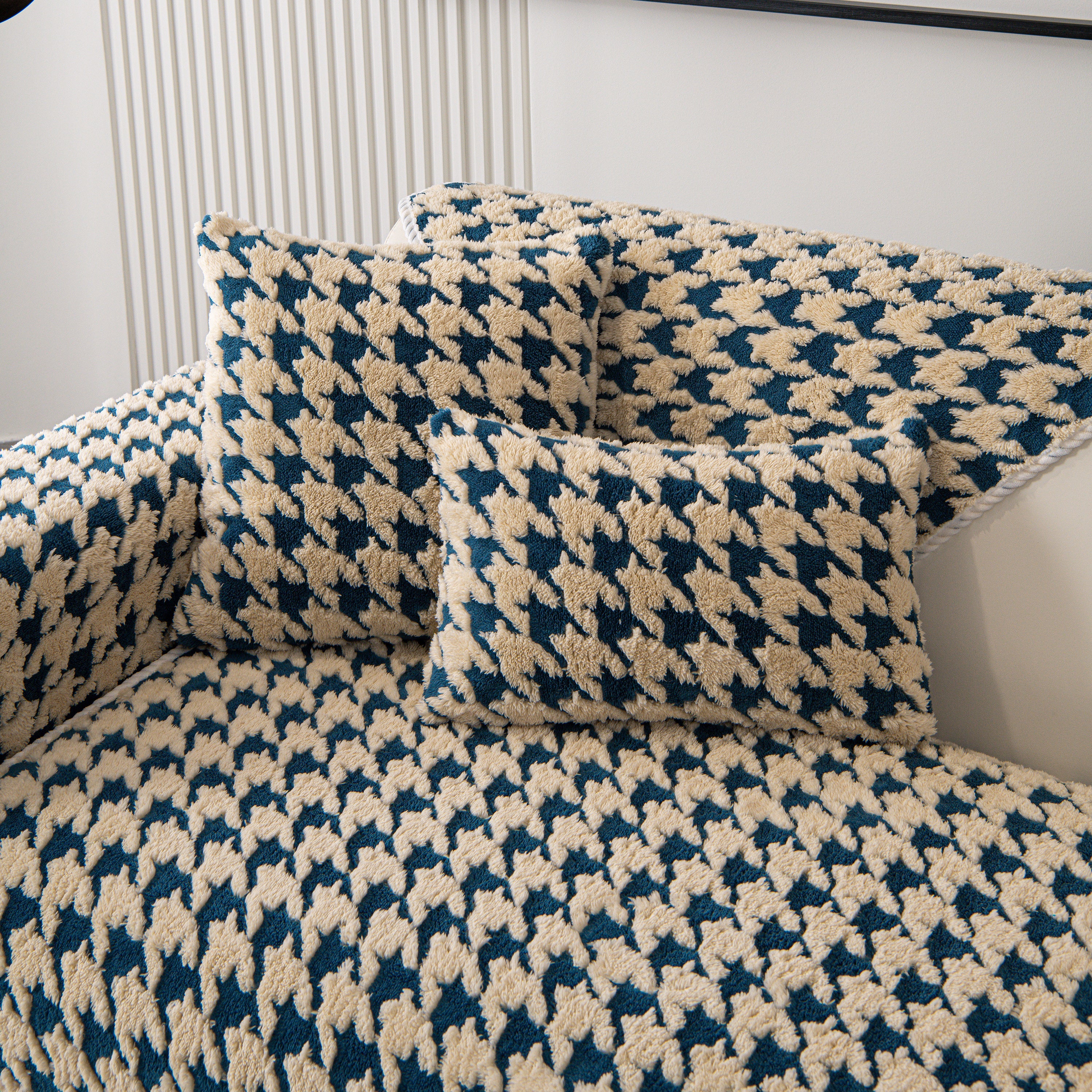 Winter Thickened Sherpa Fleece Houndstooth Sofa Cushion, Non-slip Sofa Cover with Plush