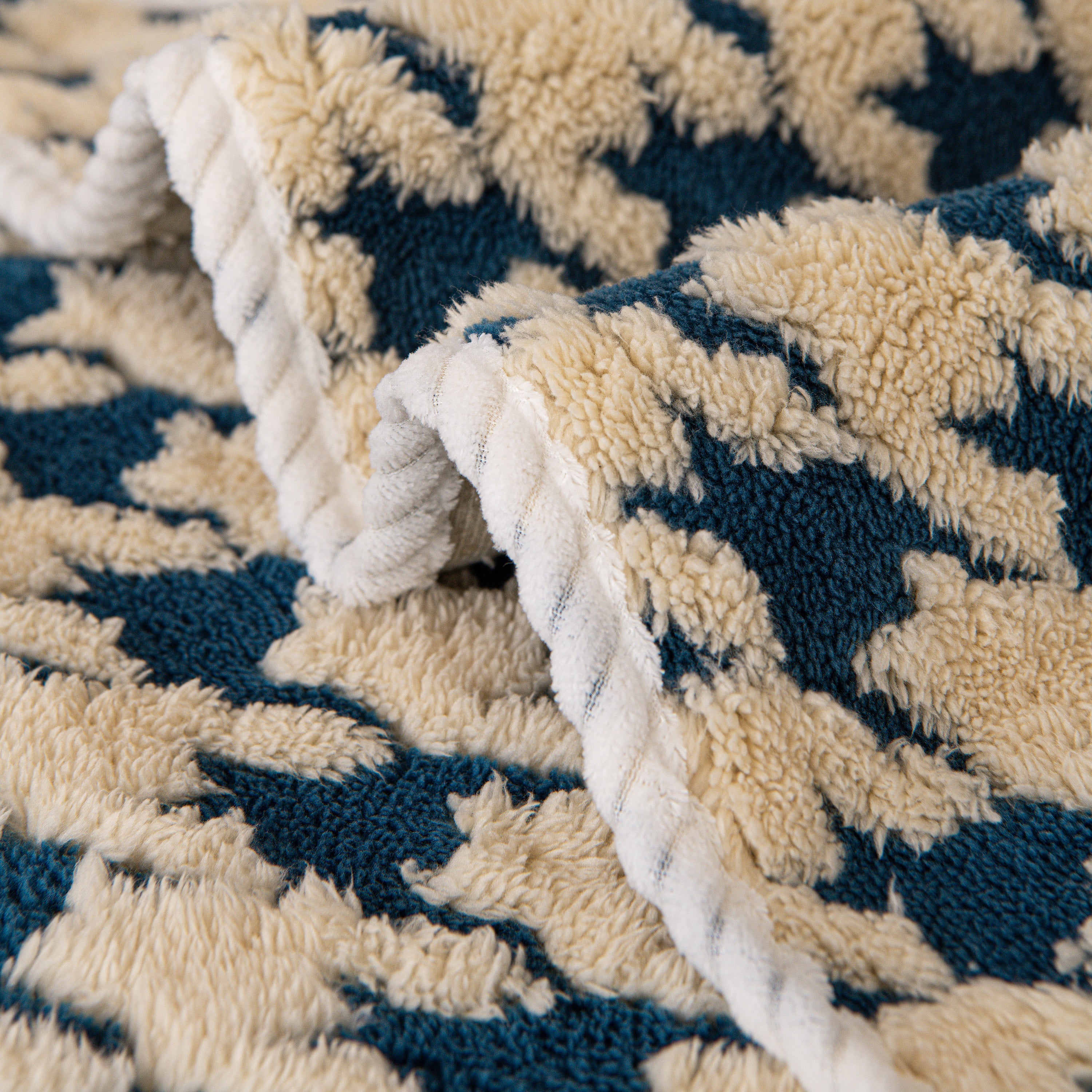 Winter Thickened Sherpa Fleece Houndstooth Sofa Cushion, Non-slip Sofa Cover with Plush