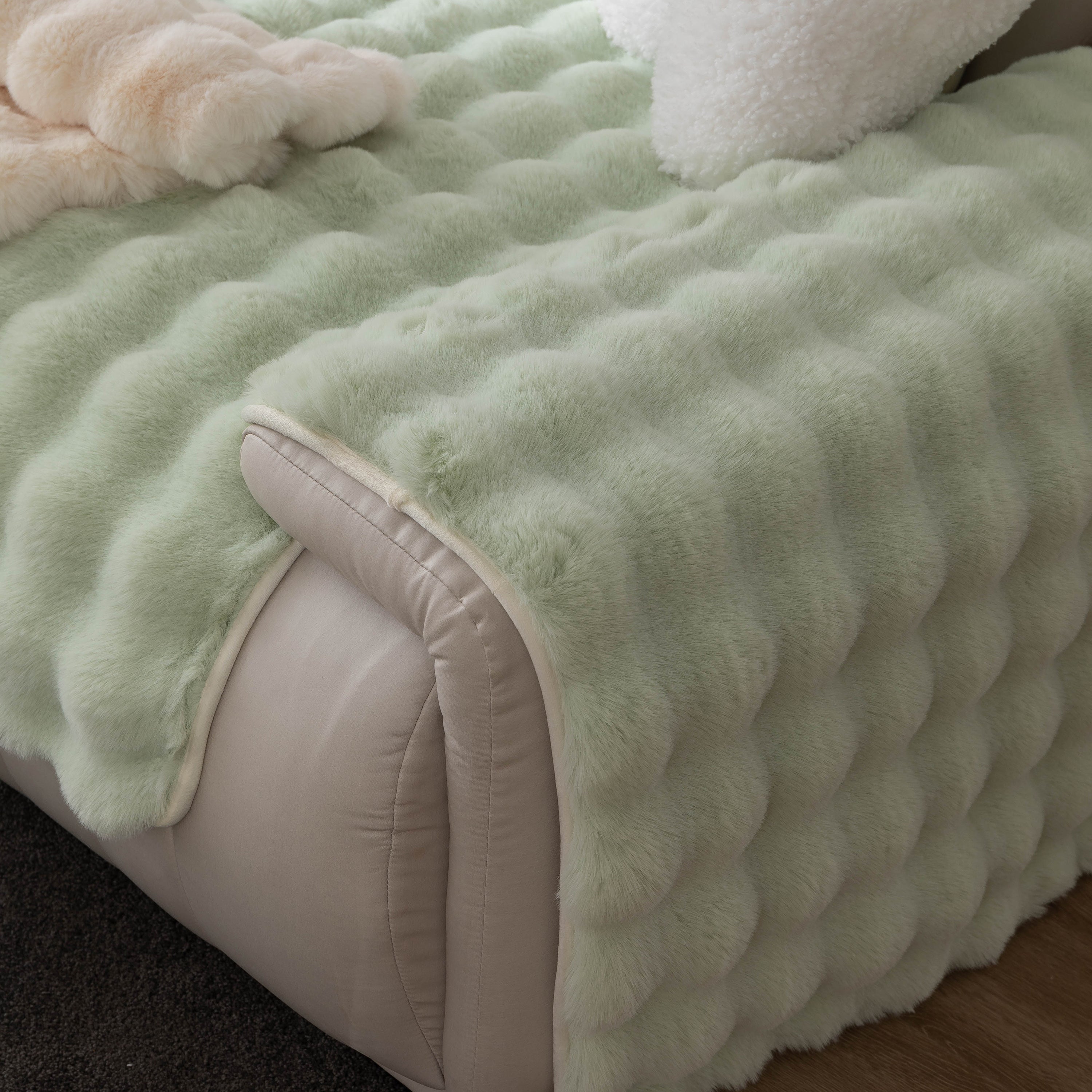 Thick Sofa Cushion Solid Color Faux Fur Fluffy Sofa Cushion Non-Slip Couch Covers