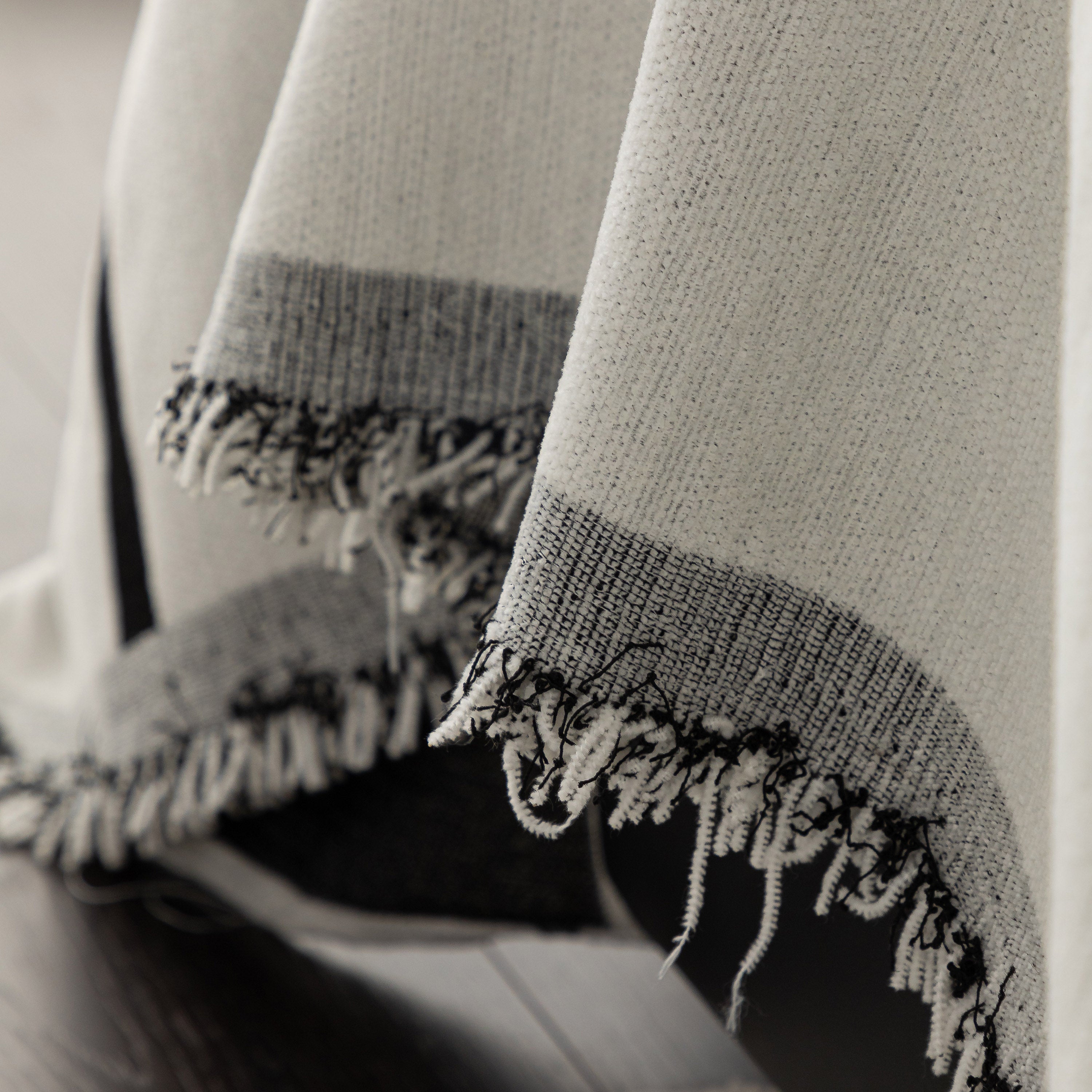 Modern Plaid Heavy Duty Sofa Throw Blanket, Boho Farmhouse Couch Cover with Tassel