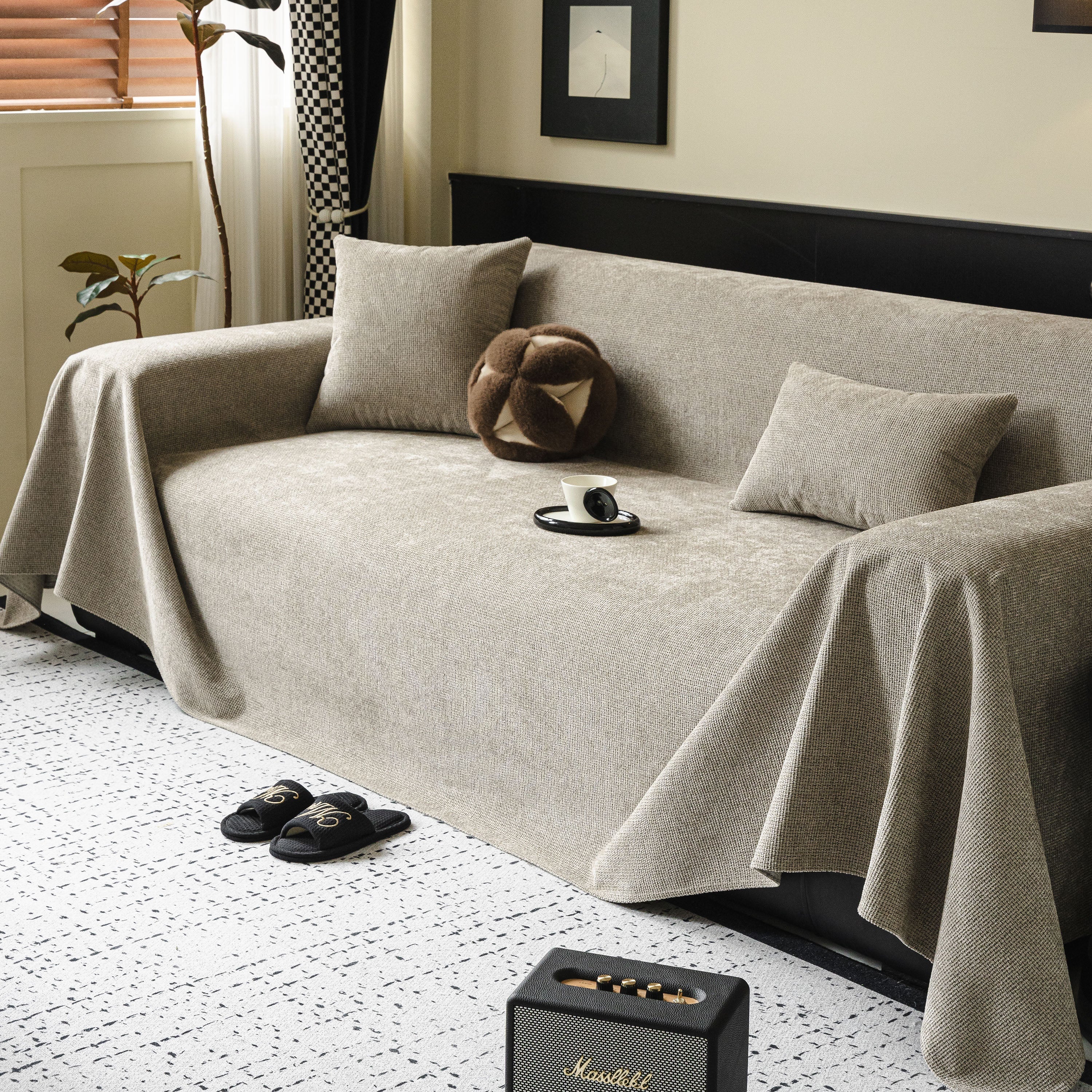 Waterproof Couch Throw Cover for Dogs, Non Slip Scratch Resistant Pet Couch Cover