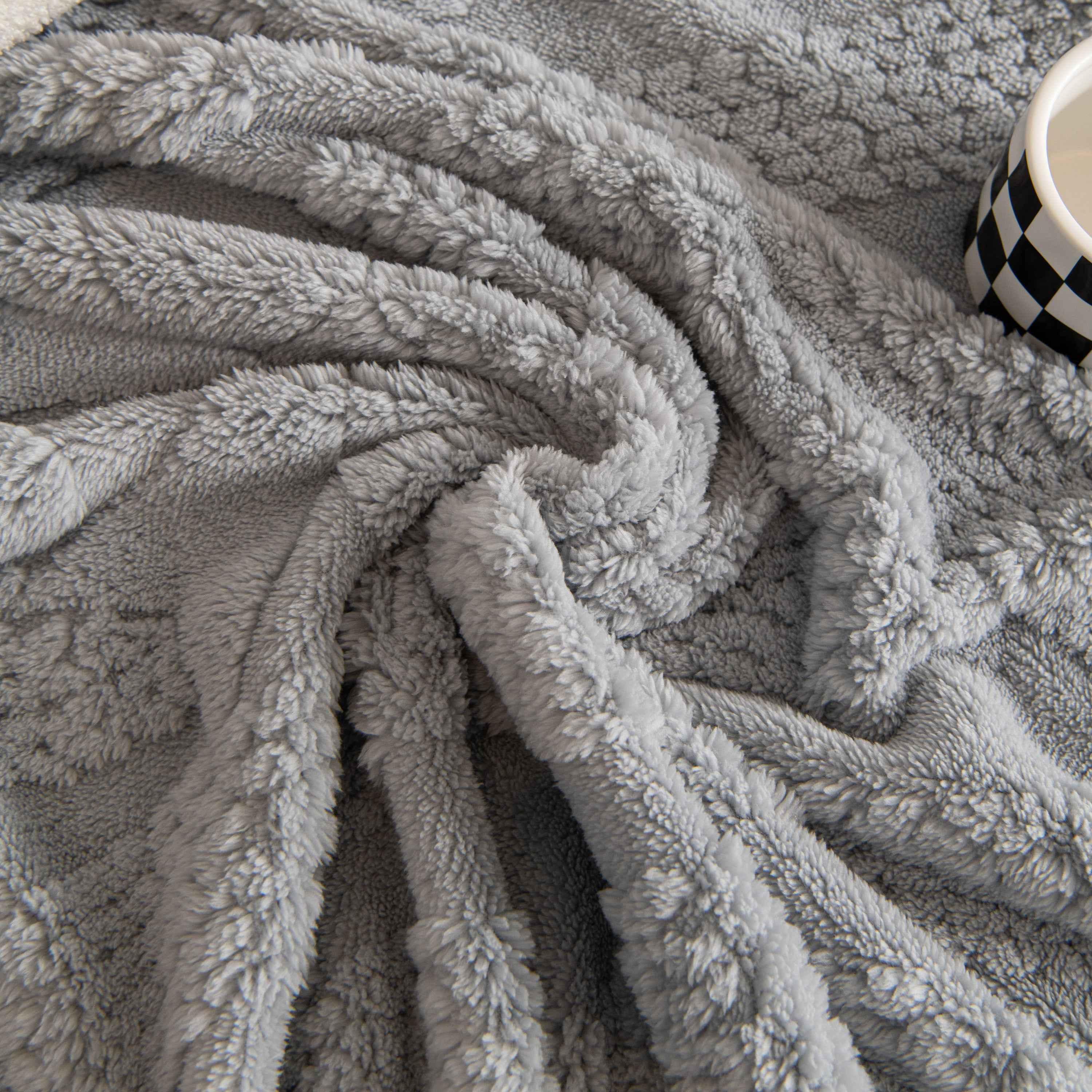 Soft Plush Fleece Throw Blanket for Couch Solid Cute Warm Couch Cover Blanket for Winter - TaroTextile